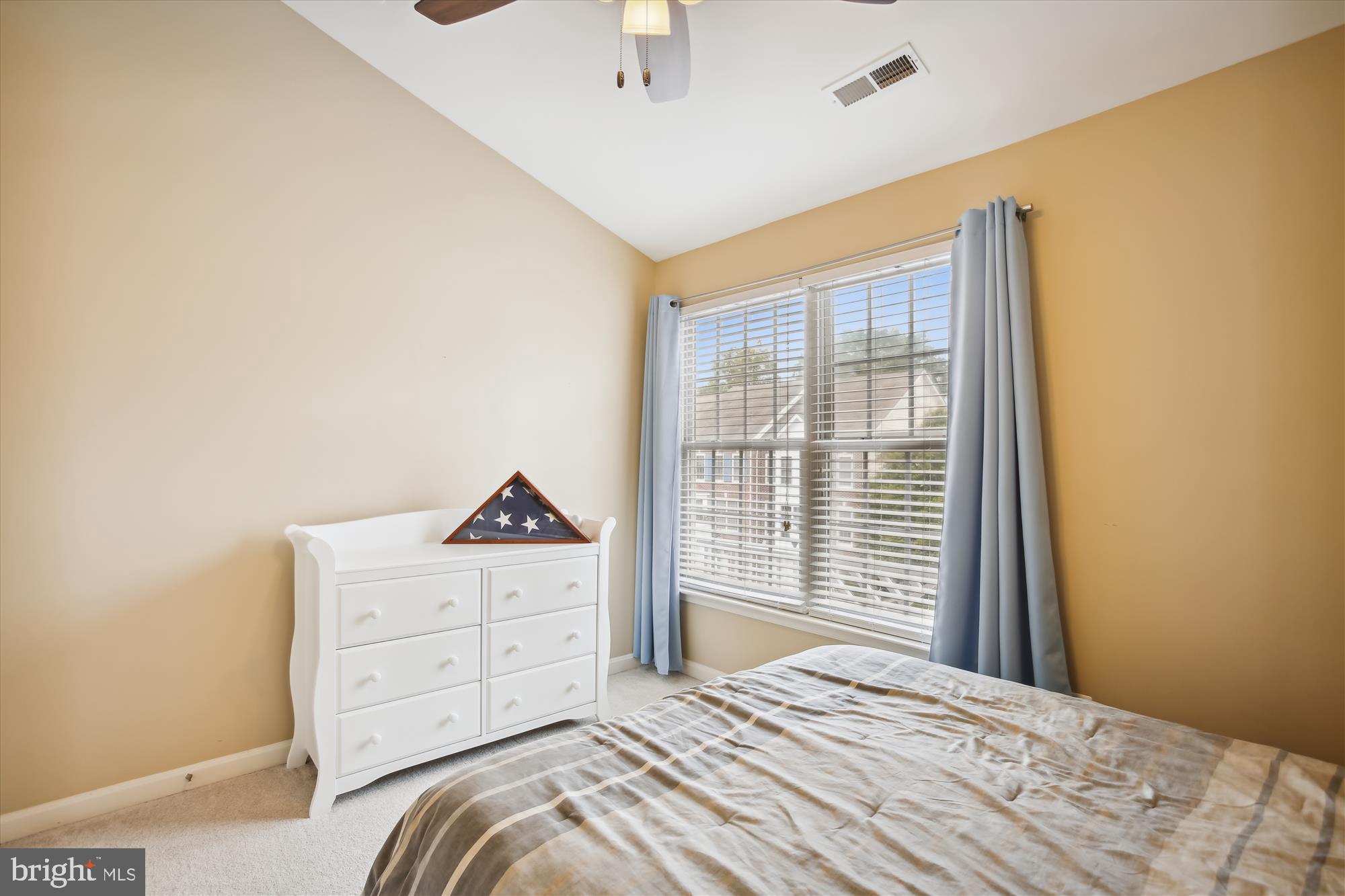 SOUTH RIDING - Residential