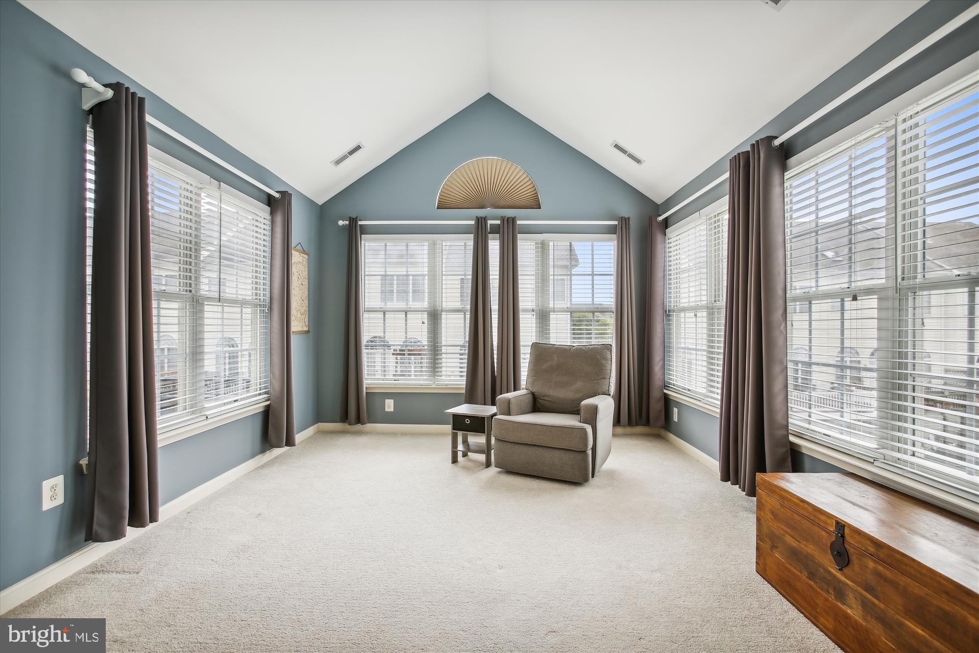 SOUTH RIDING - Residential