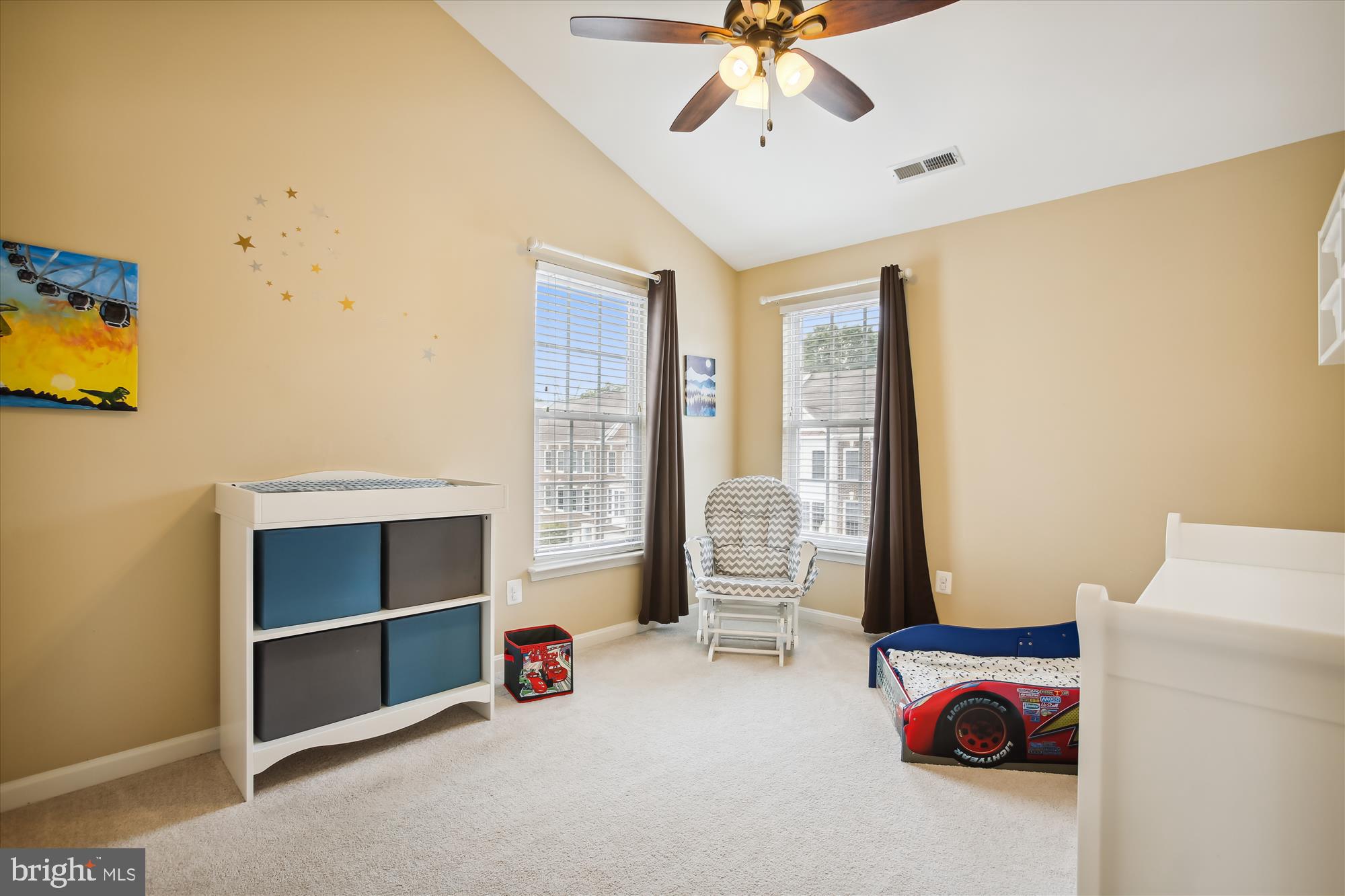 SOUTH RIDING - Residential