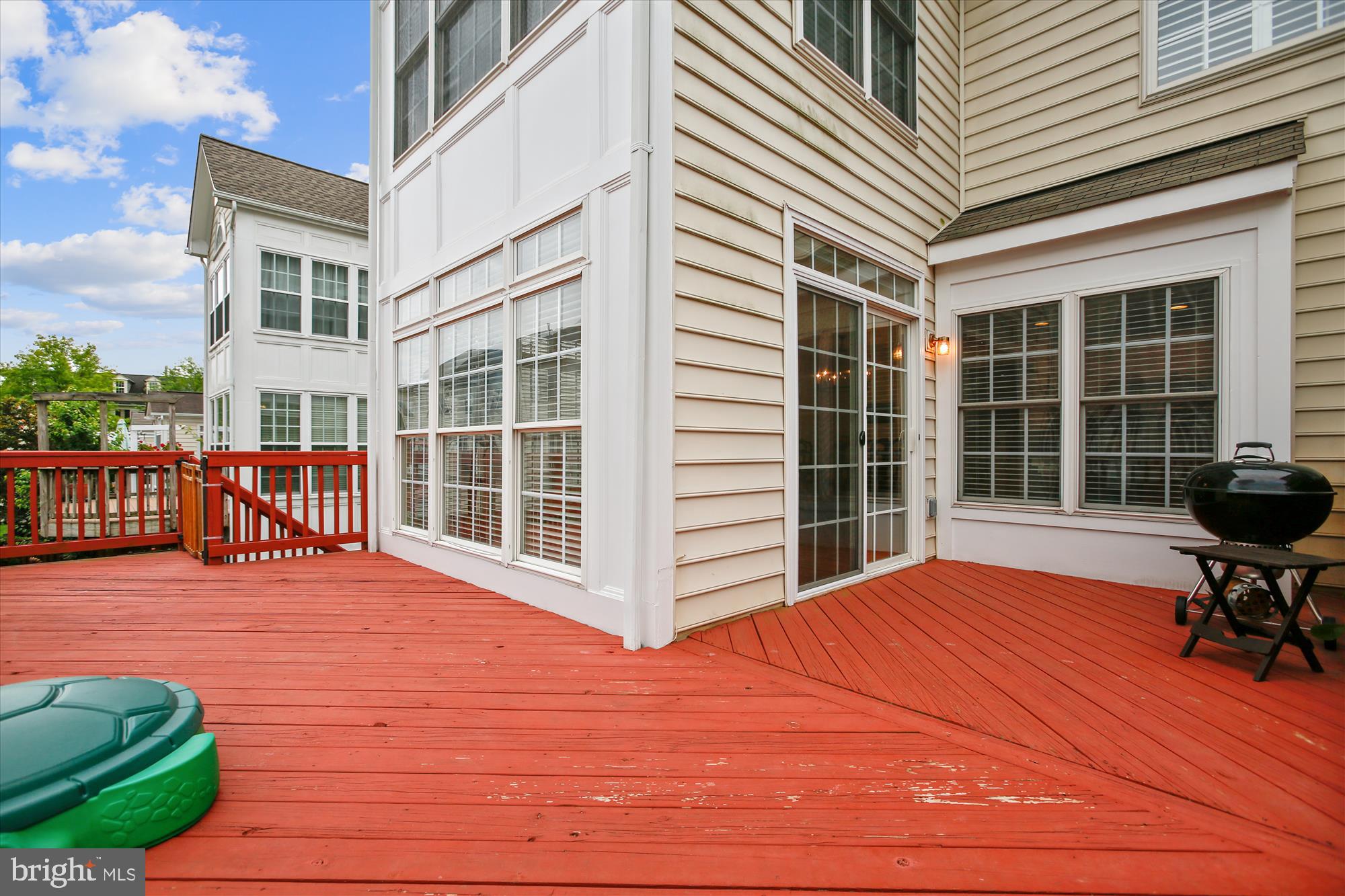 SOUTH RIDING - Residential