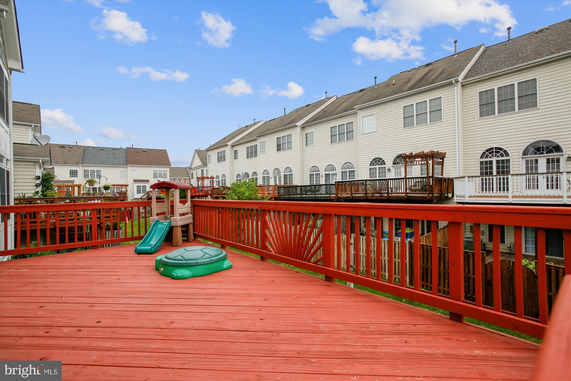 SOUTH RIDING - Residential