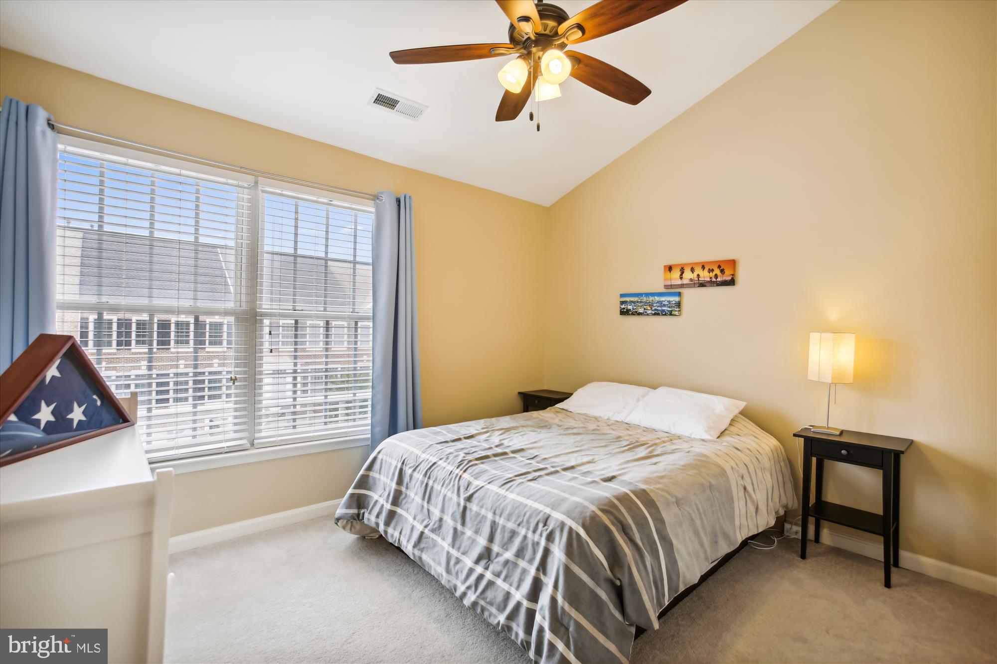 SOUTH RIDING - Residential