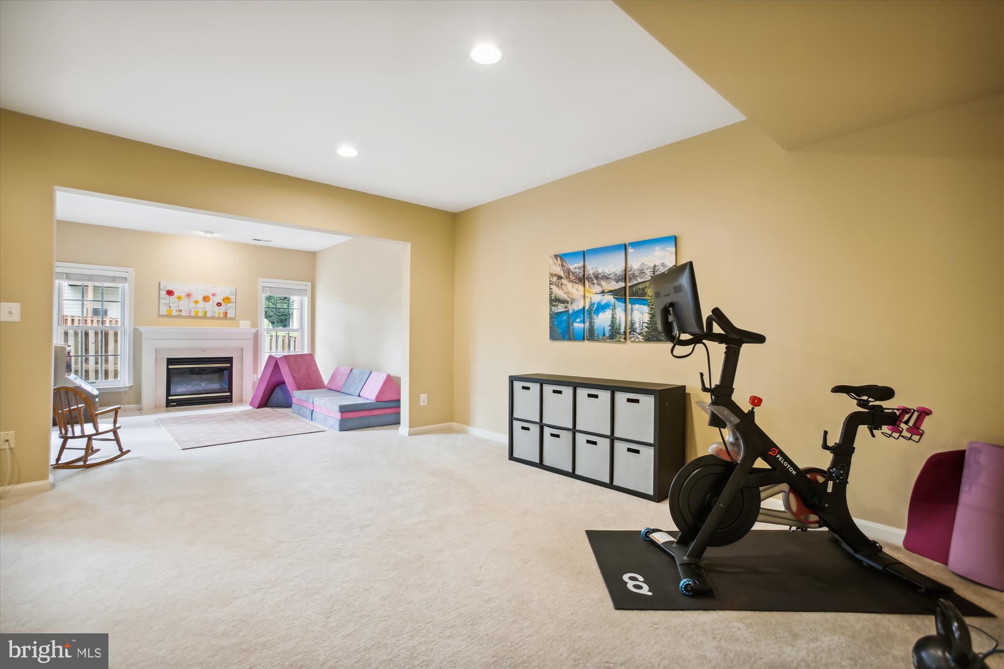 SOUTH RIDING - Residential