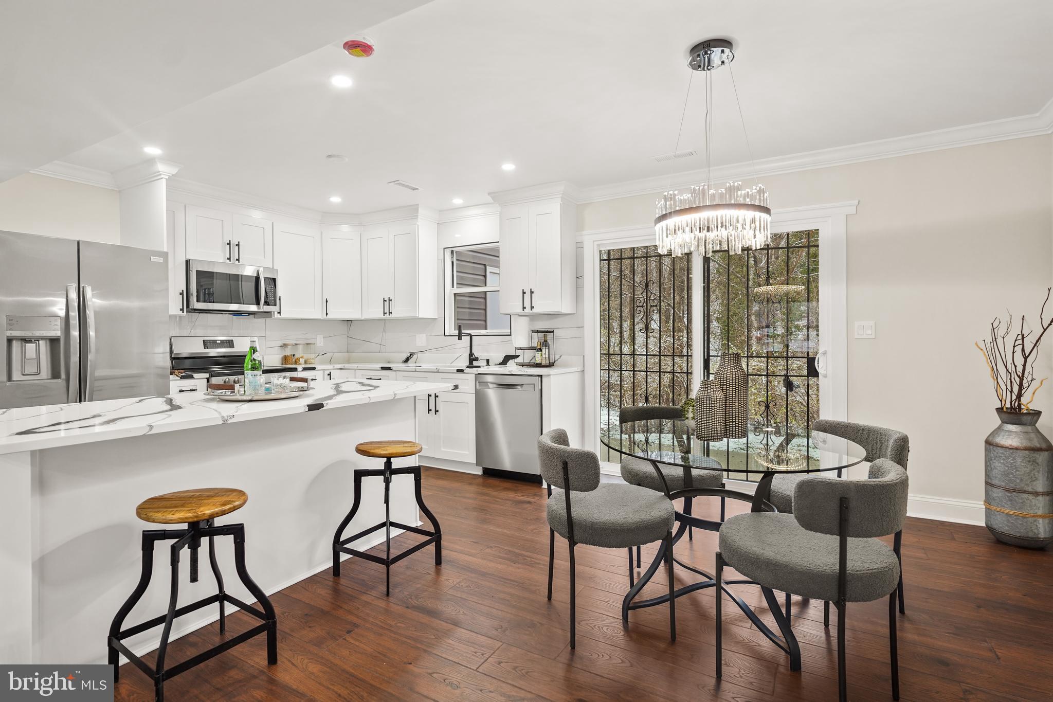 6021 APPLEGARTH PLACE