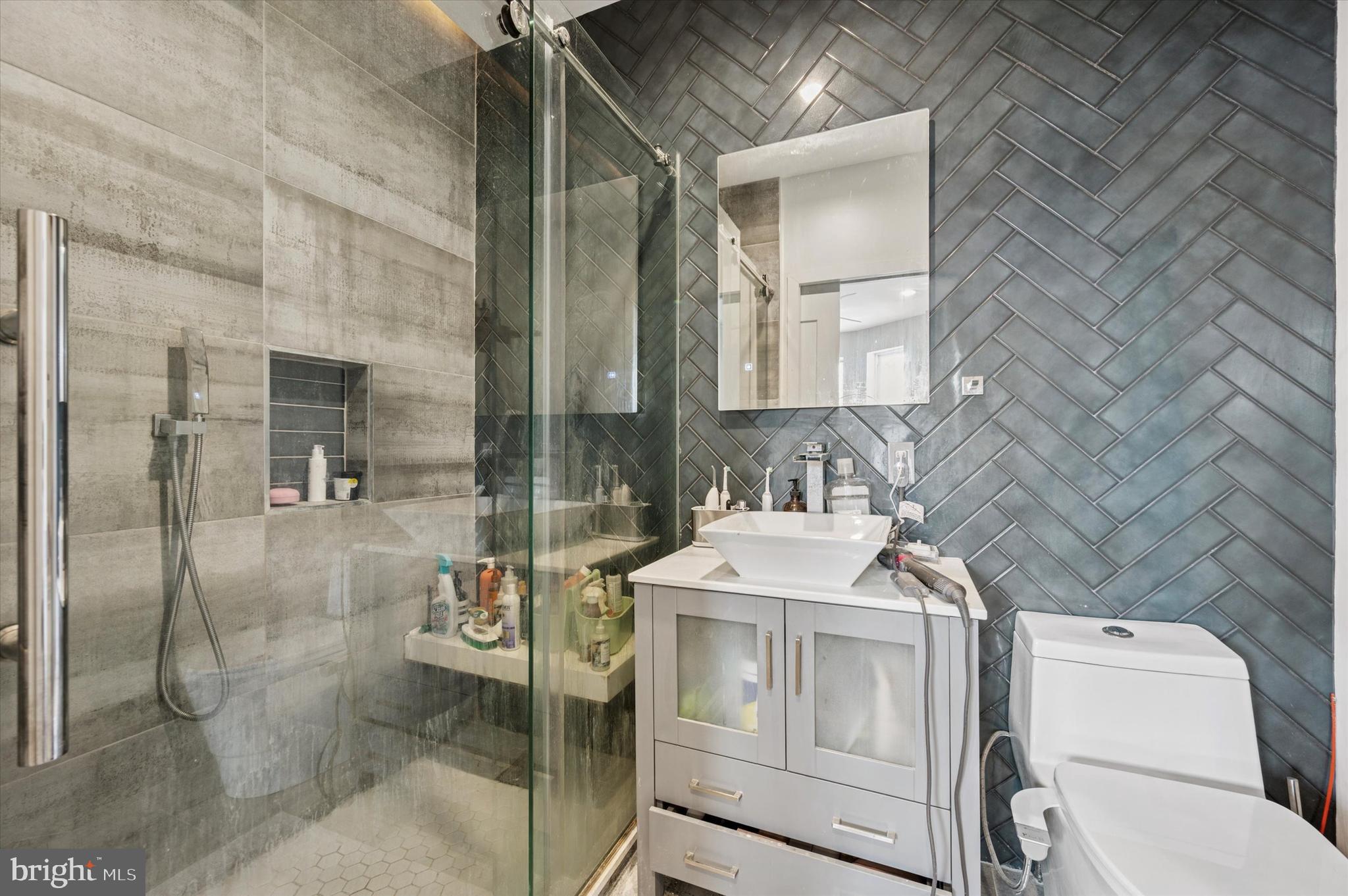 WALNUT HILL - Residential Lease