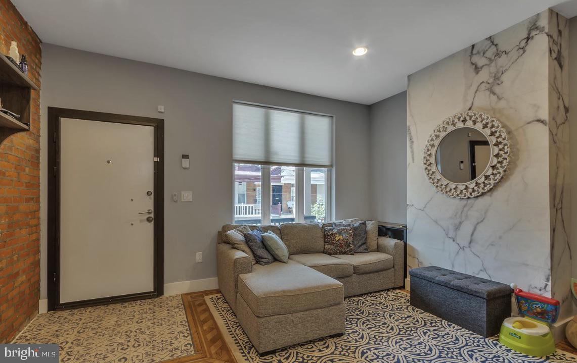 WALNUT HILL - Residential Lease