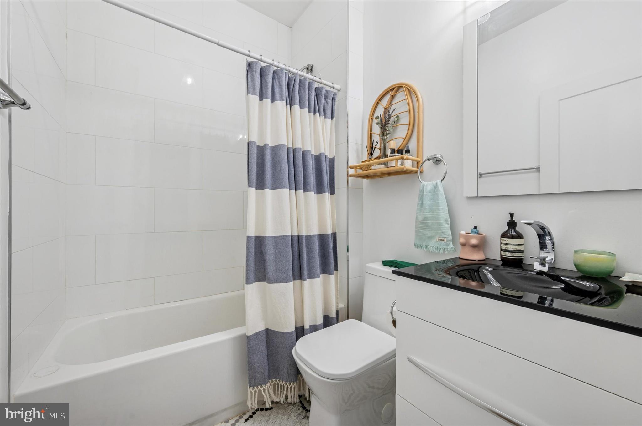 WALNUT HILL - Residential Lease