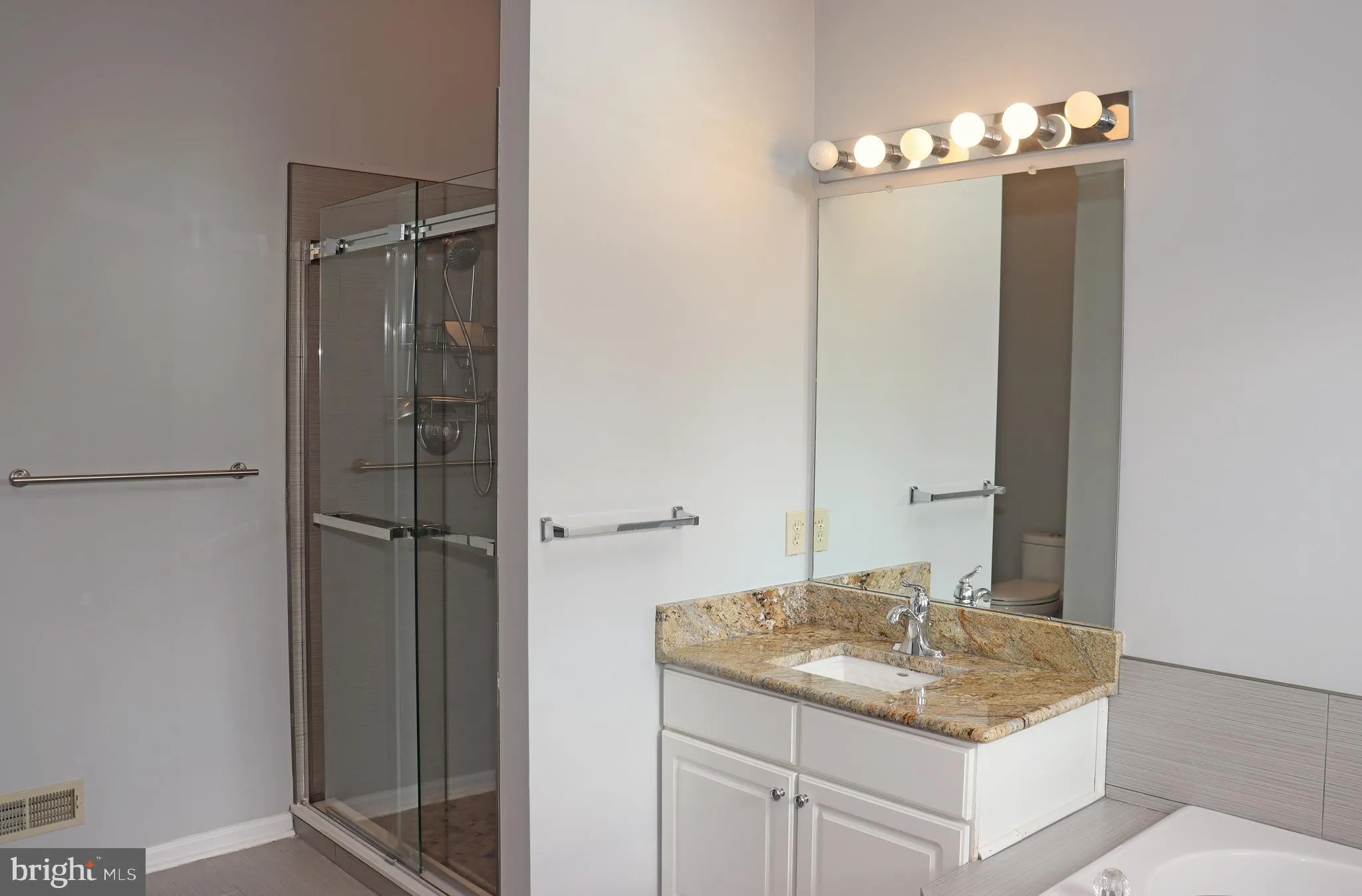 West Chester, Pennsylvania 19382, United States, 3 Bedrooms Bedrooms, ,3 BathroomsBathrooms,Residential,Pending,133325