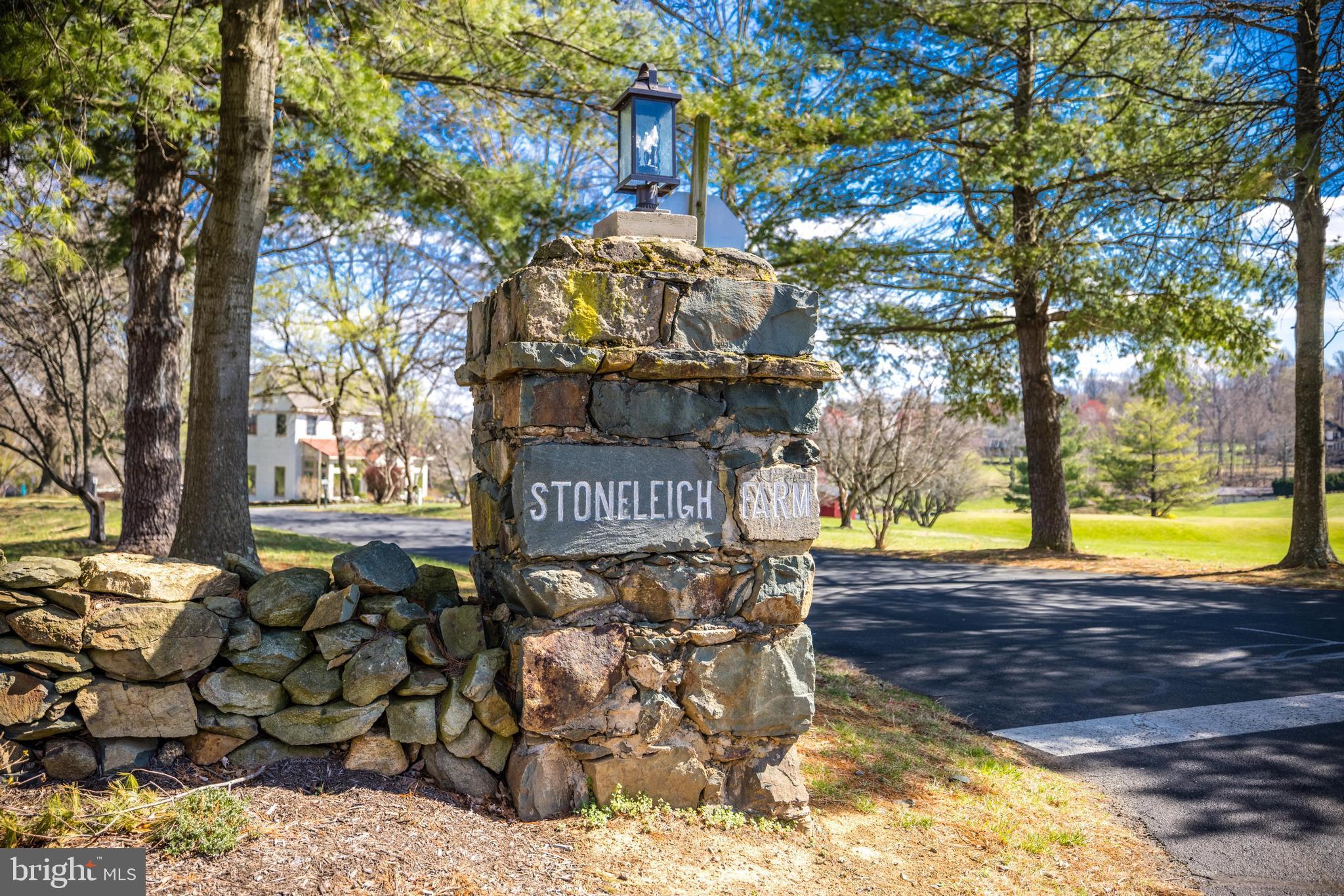 TOWN OF ROUND HILL - Residential