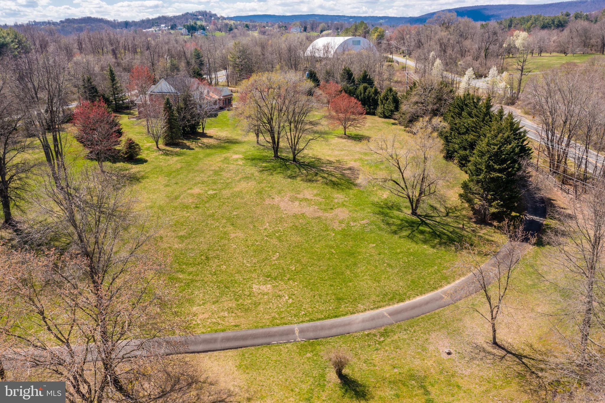 TOWN OF ROUND HILL - Residential