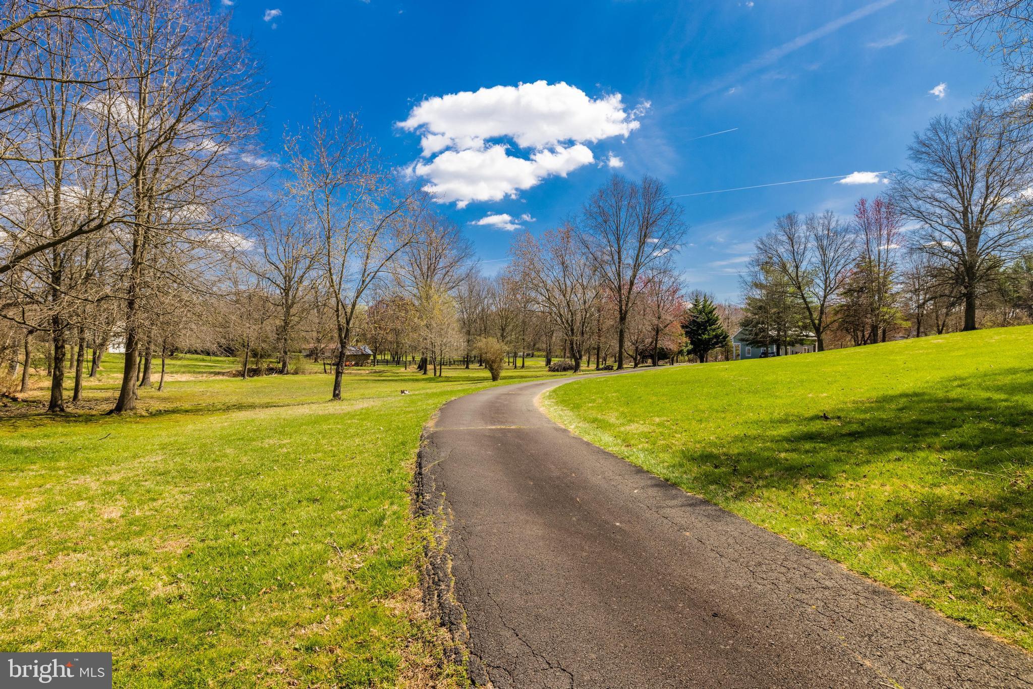 TOWN OF ROUND HILL - Residential