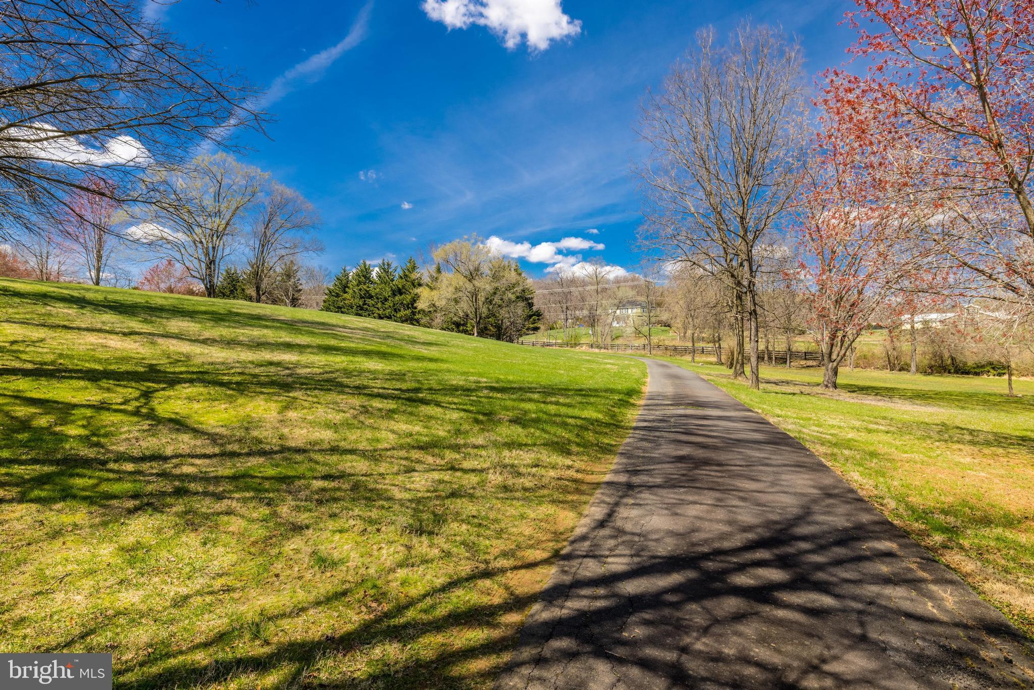 TOWN OF ROUND HILL - Residential