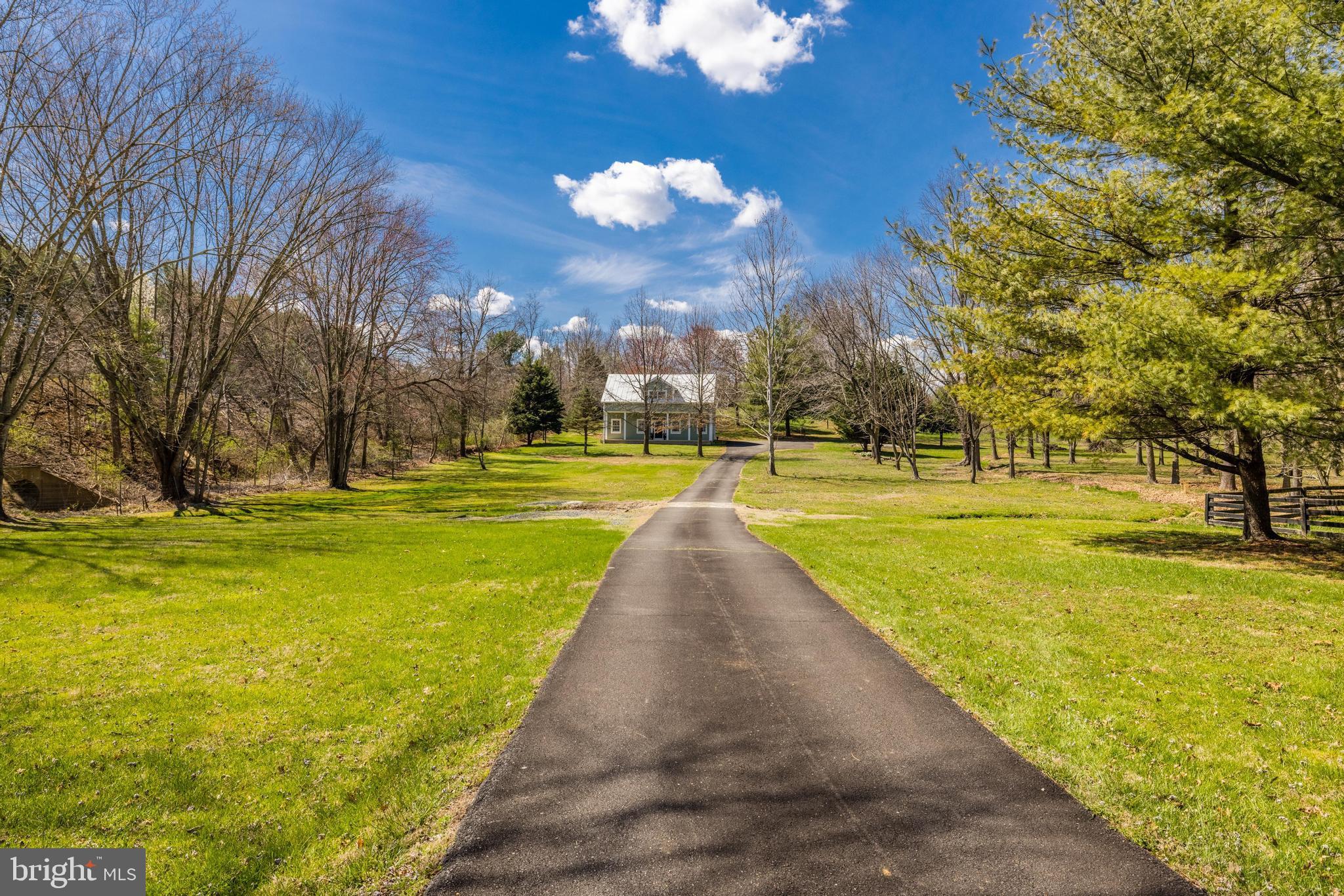 TOWN OF ROUND HILL - Residential