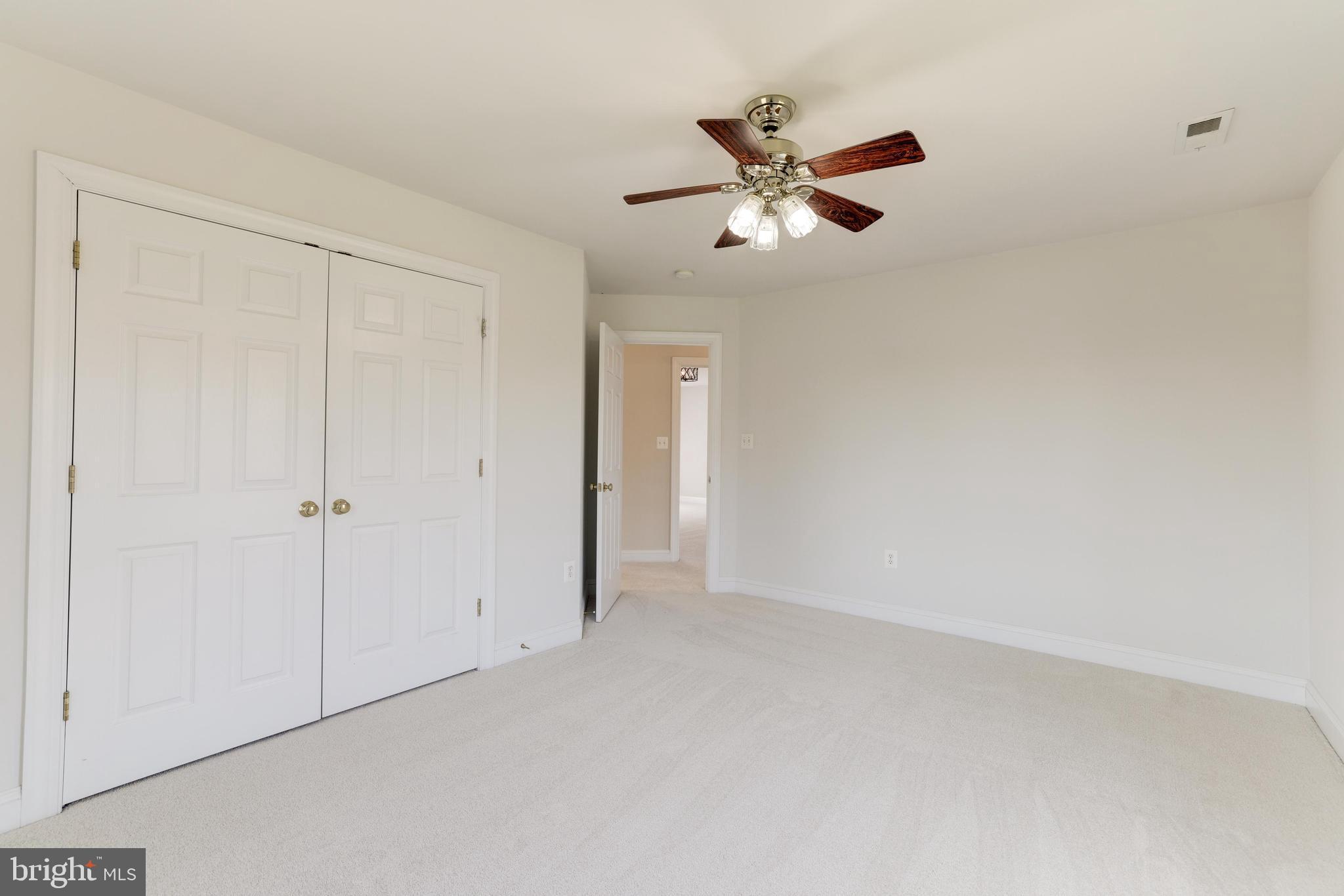 TOWN OF ROUND HILL - Residential