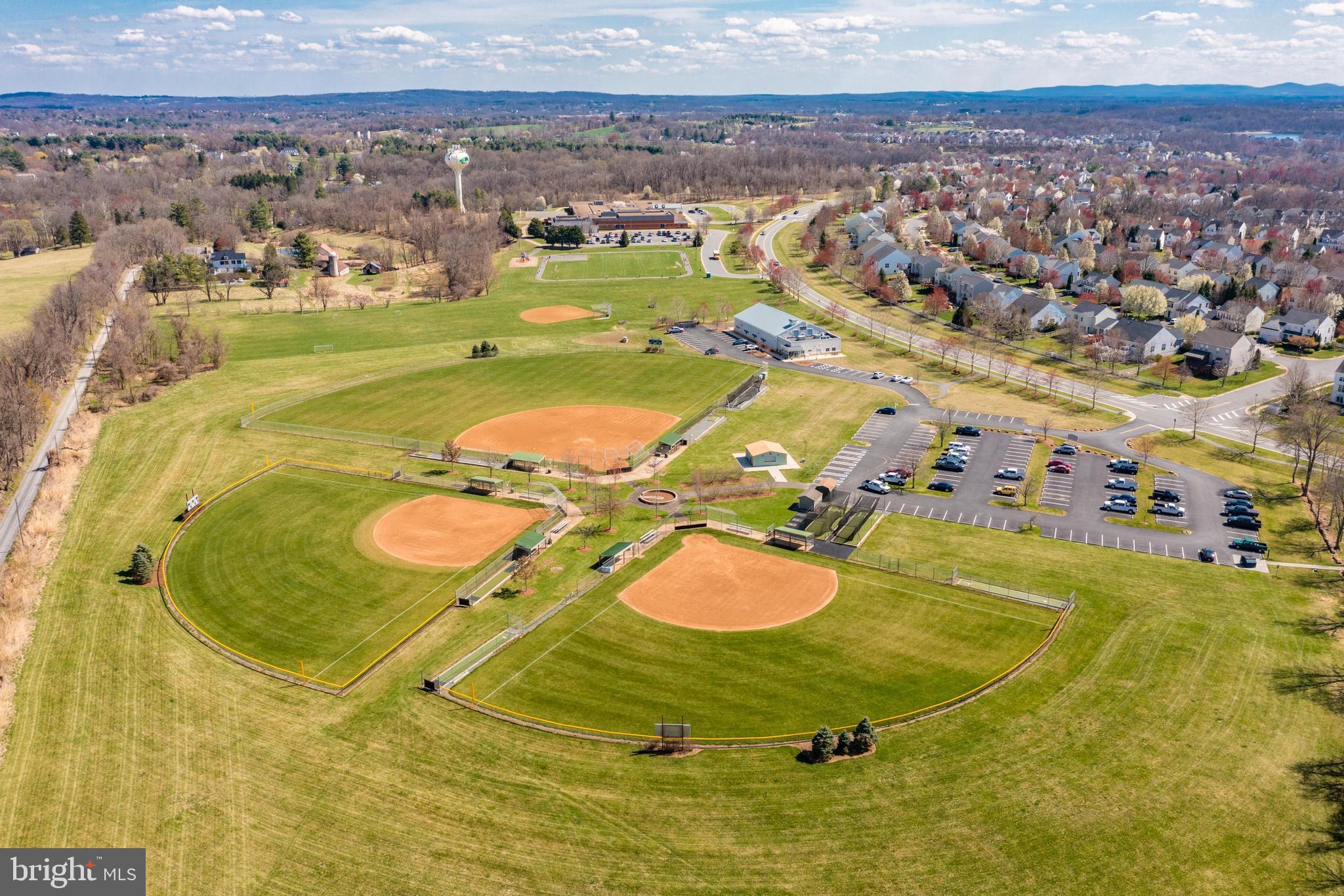 TOWN OF ROUND HILL - Residential