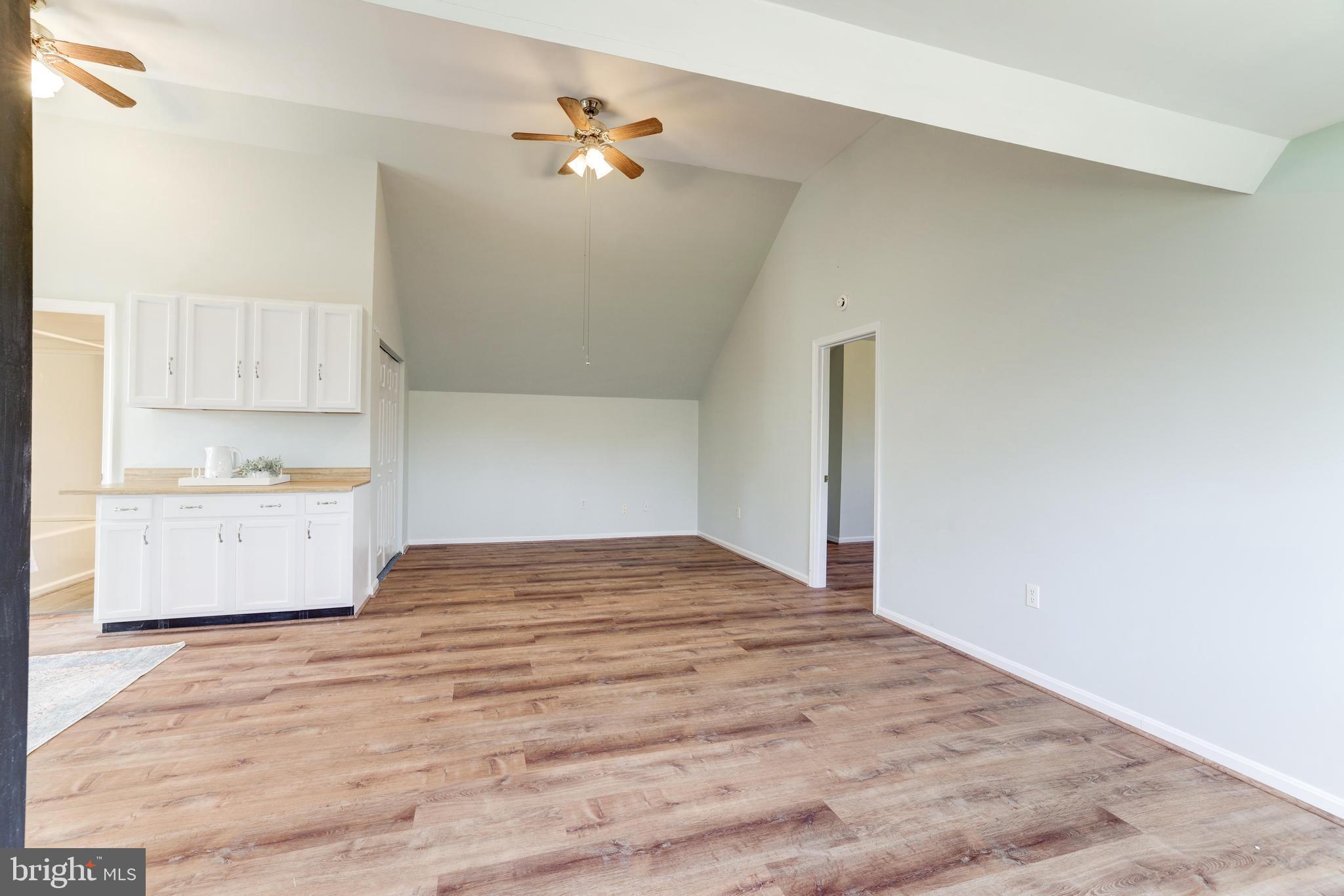 TOWN OF ROUND HILL - Residential