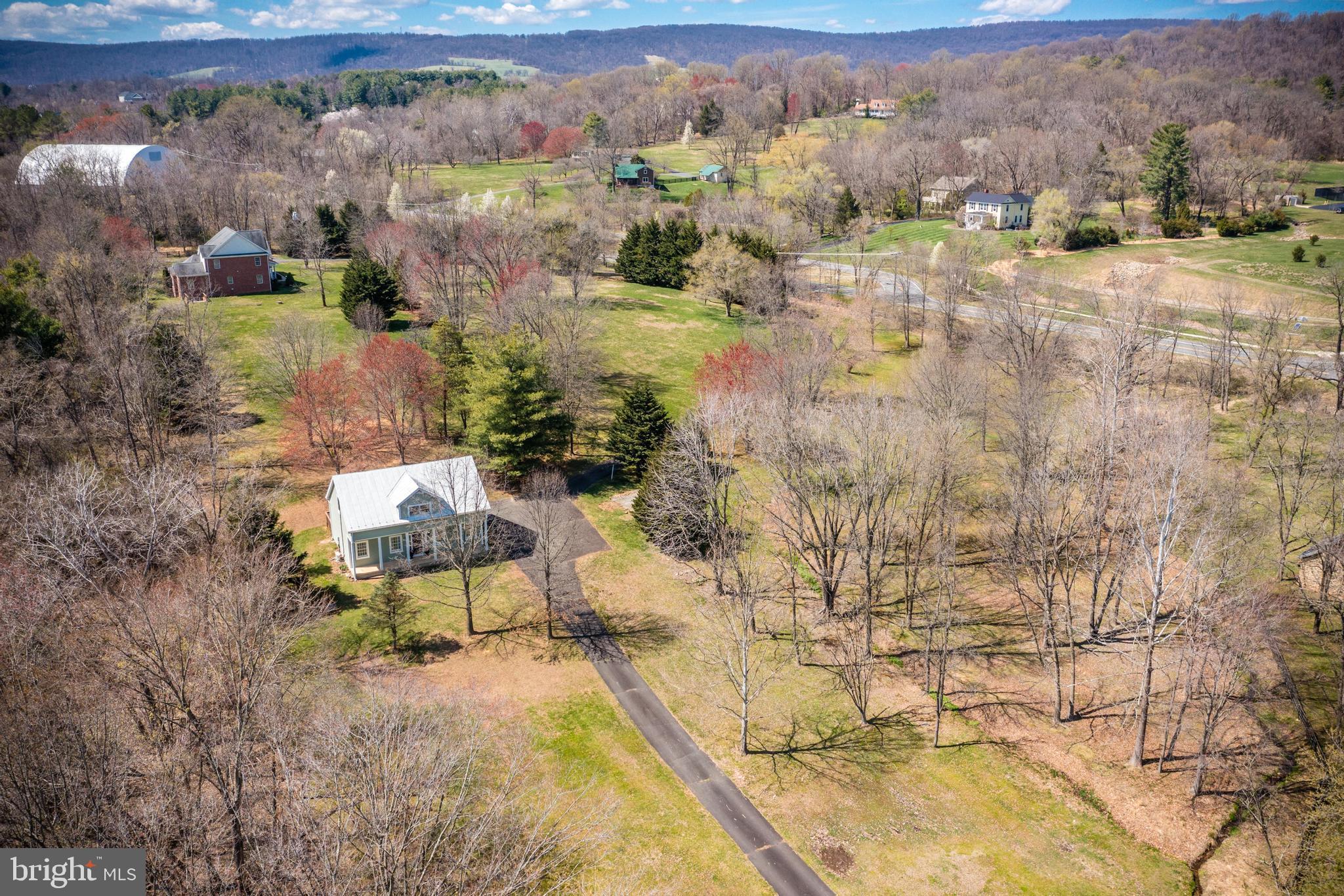 TOWN OF ROUND HILL - Residential