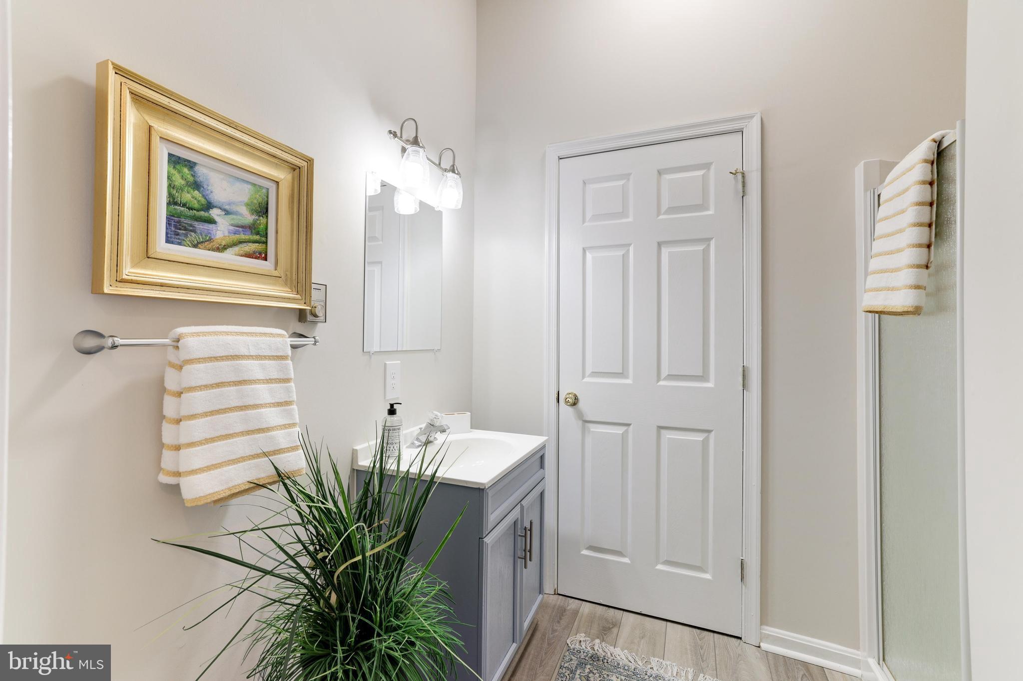 TOWN OF ROUND HILL - Residential