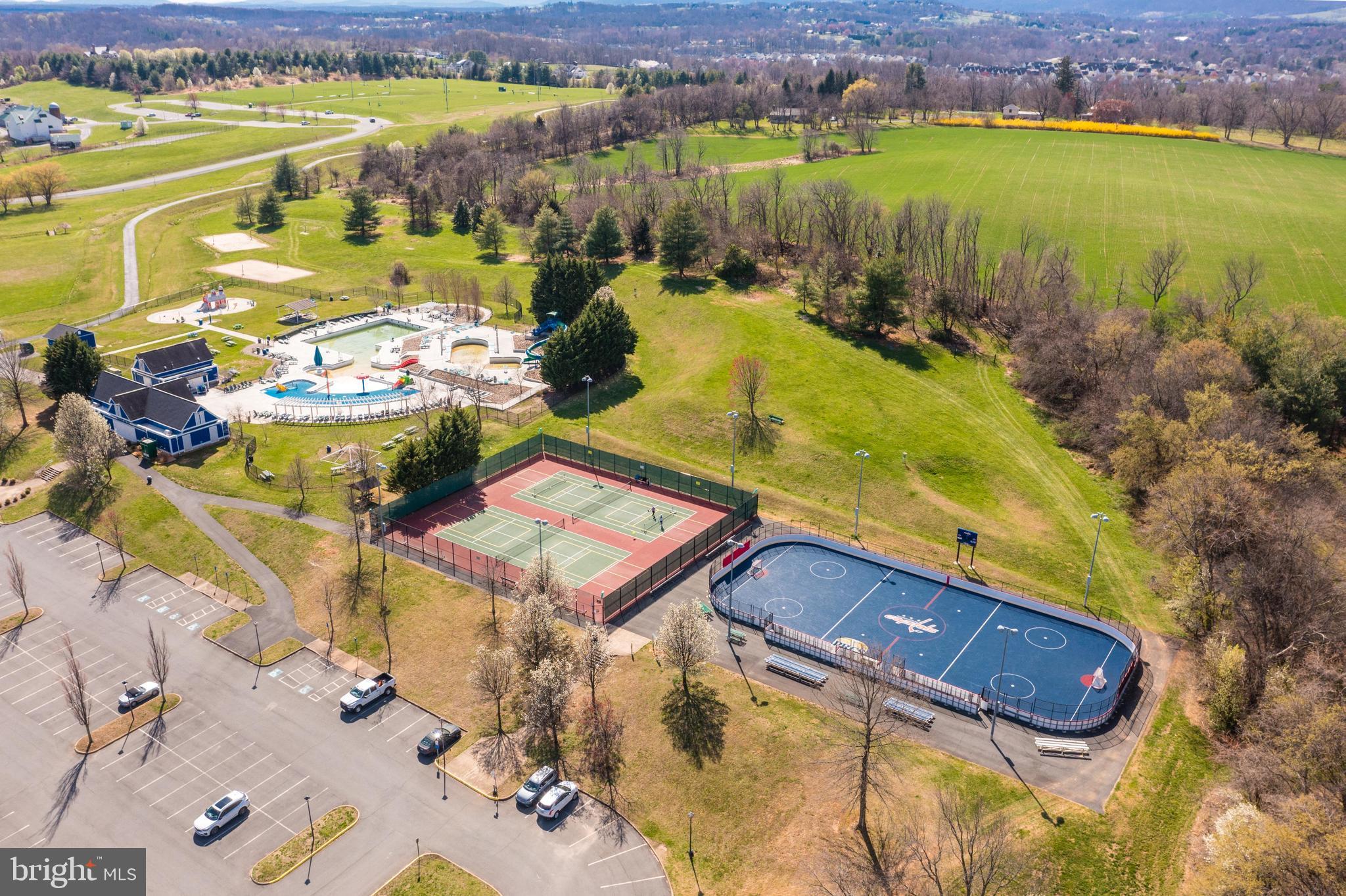 TOWN OF ROUND HILL - Residential