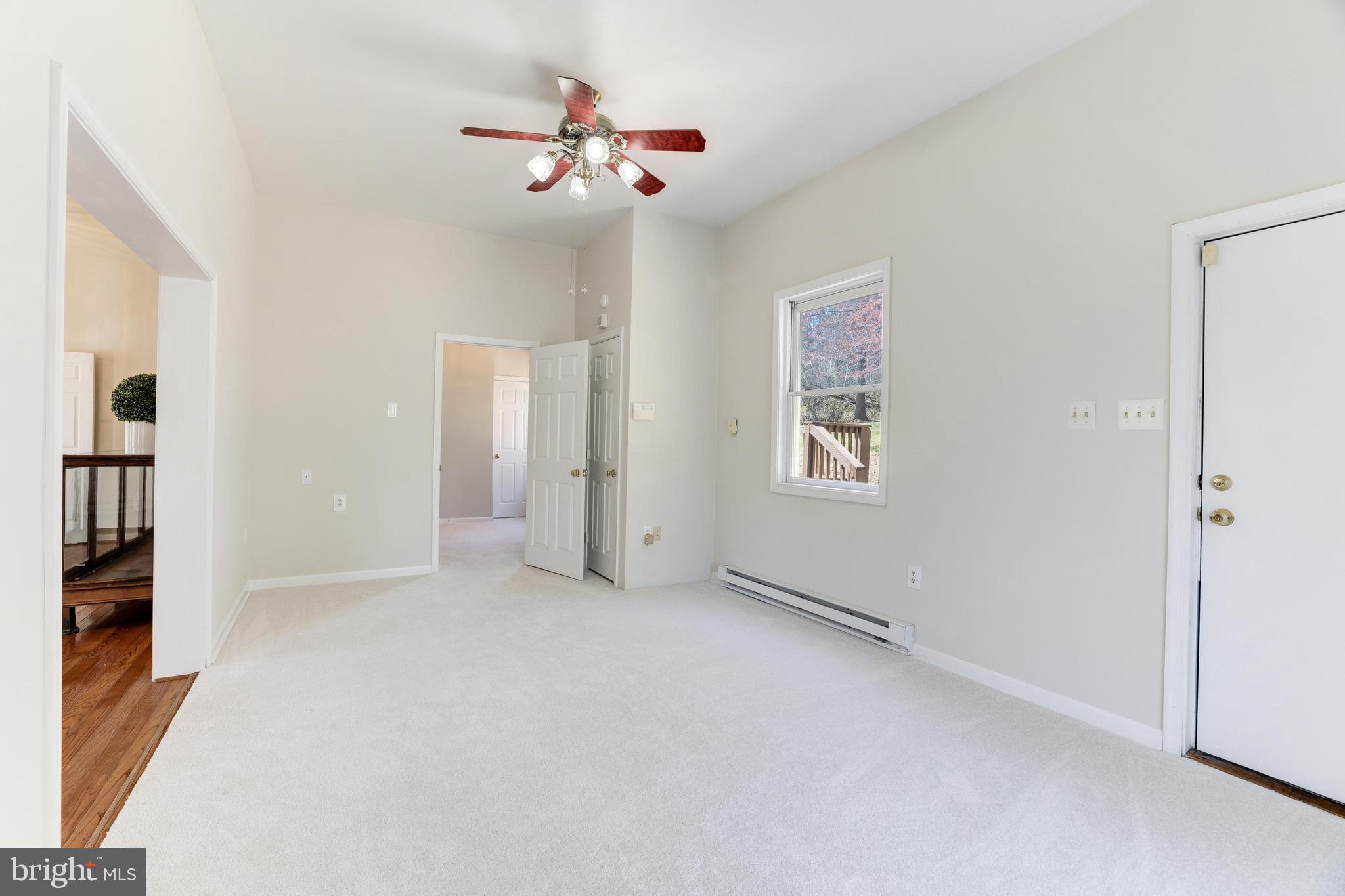 TOWN OF ROUND HILL - Residential