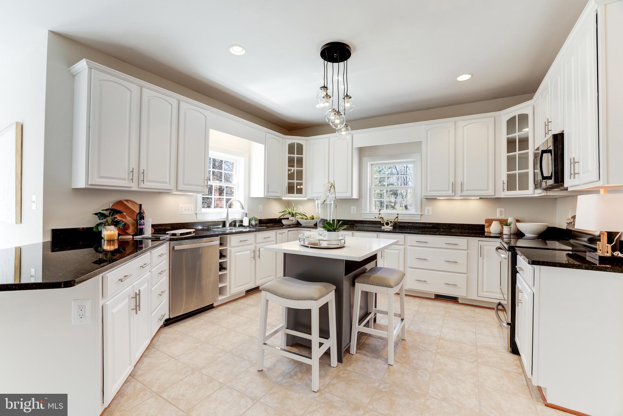 TOWN OF ROUND HILL - Residential