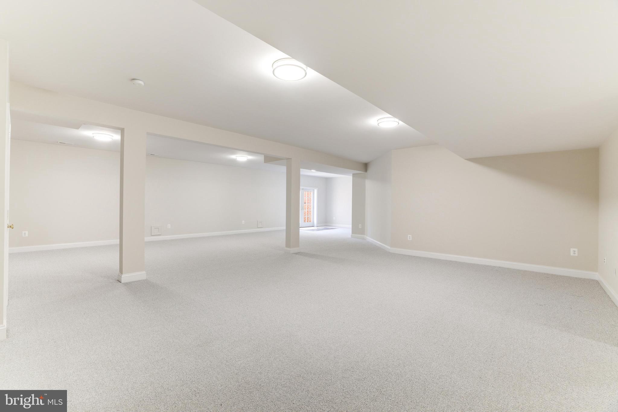 TOWN OF ROUND HILL - Residential