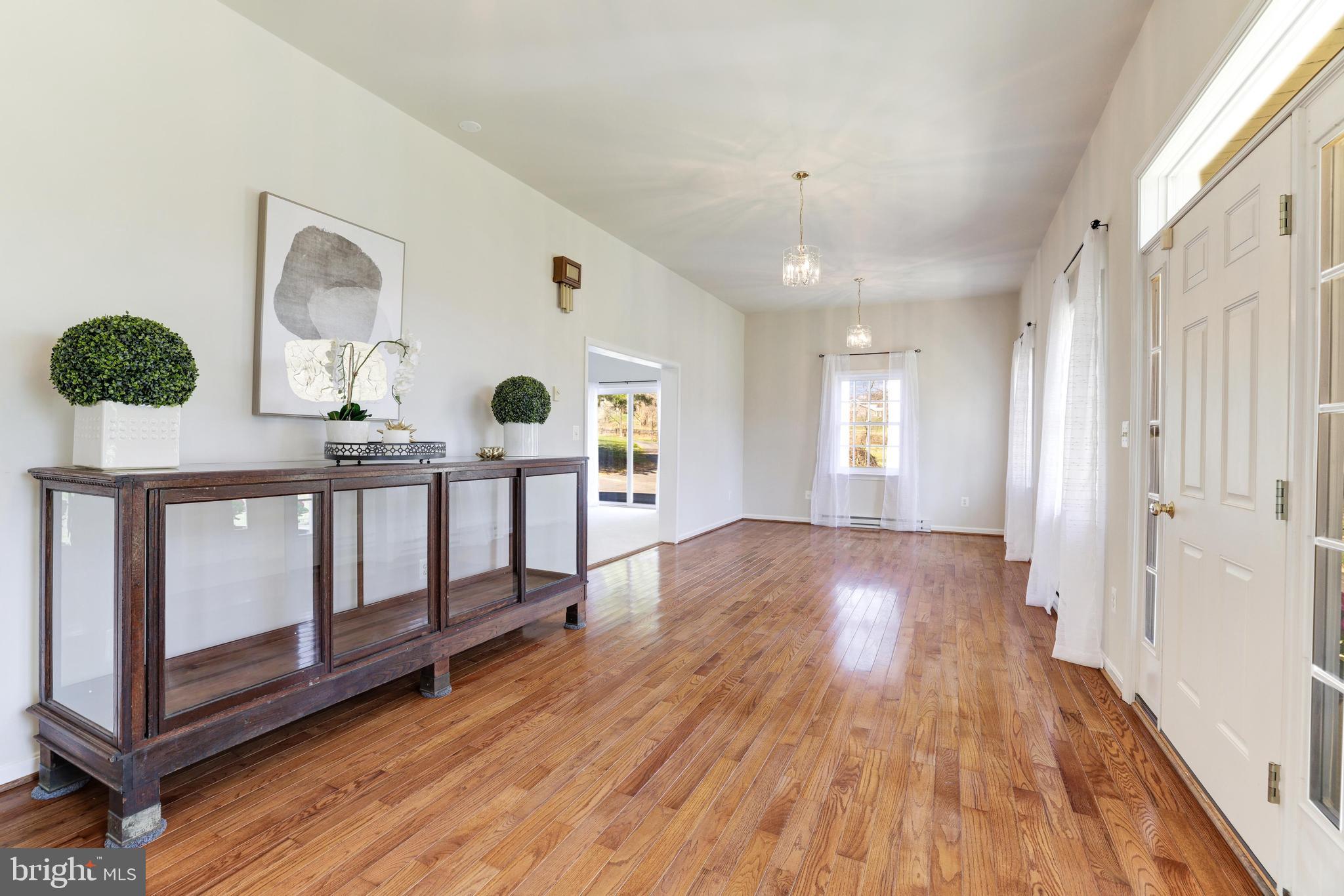 TOWN OF ROUND HILL - Residential