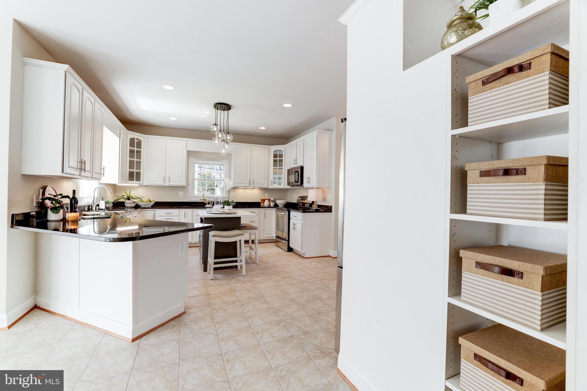 TOWN OF ROUND HILL - Residential