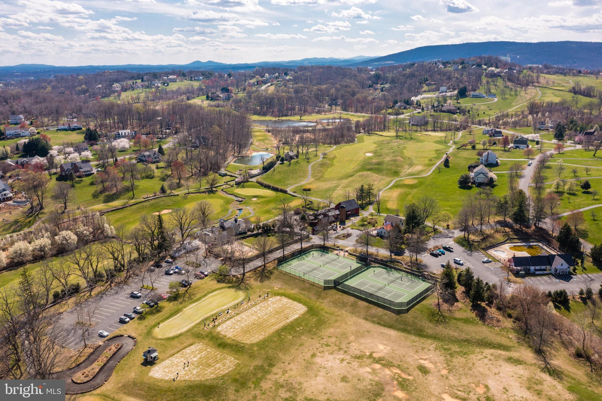 TOWN OF ROUND HILL - Residential