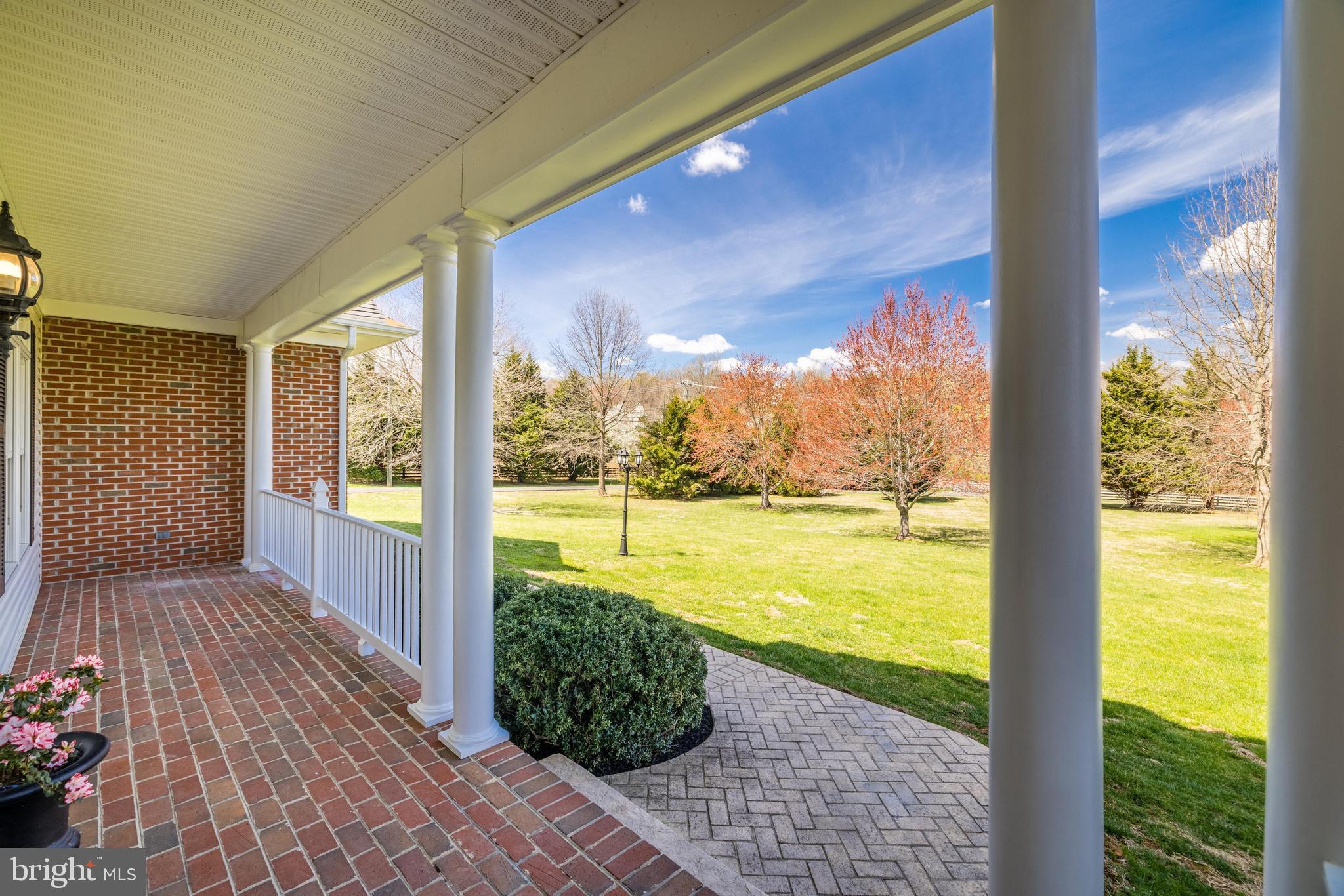 TOWN OF ROUND HILL - Residential