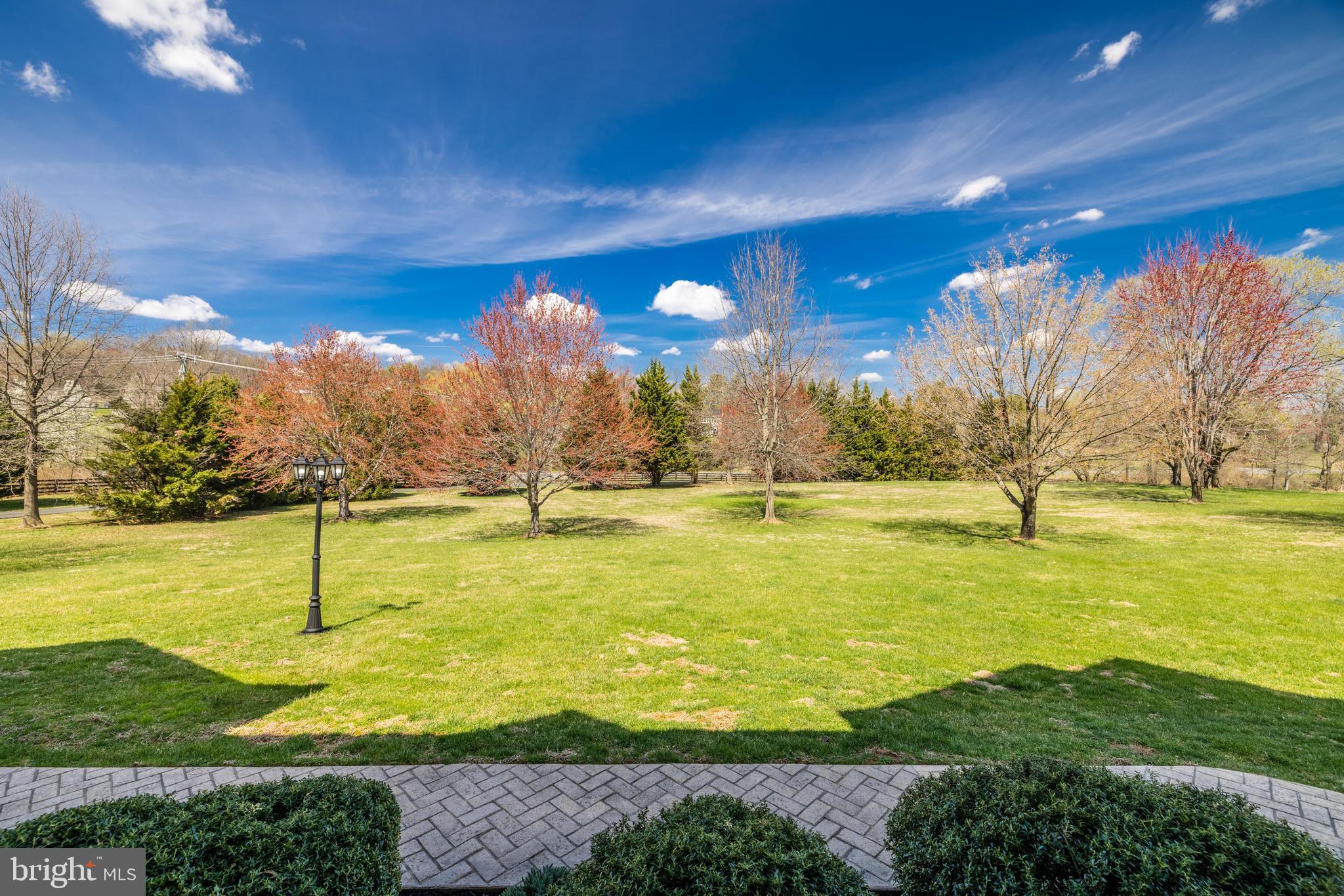 TOWN OF ROUND HILL - Residential