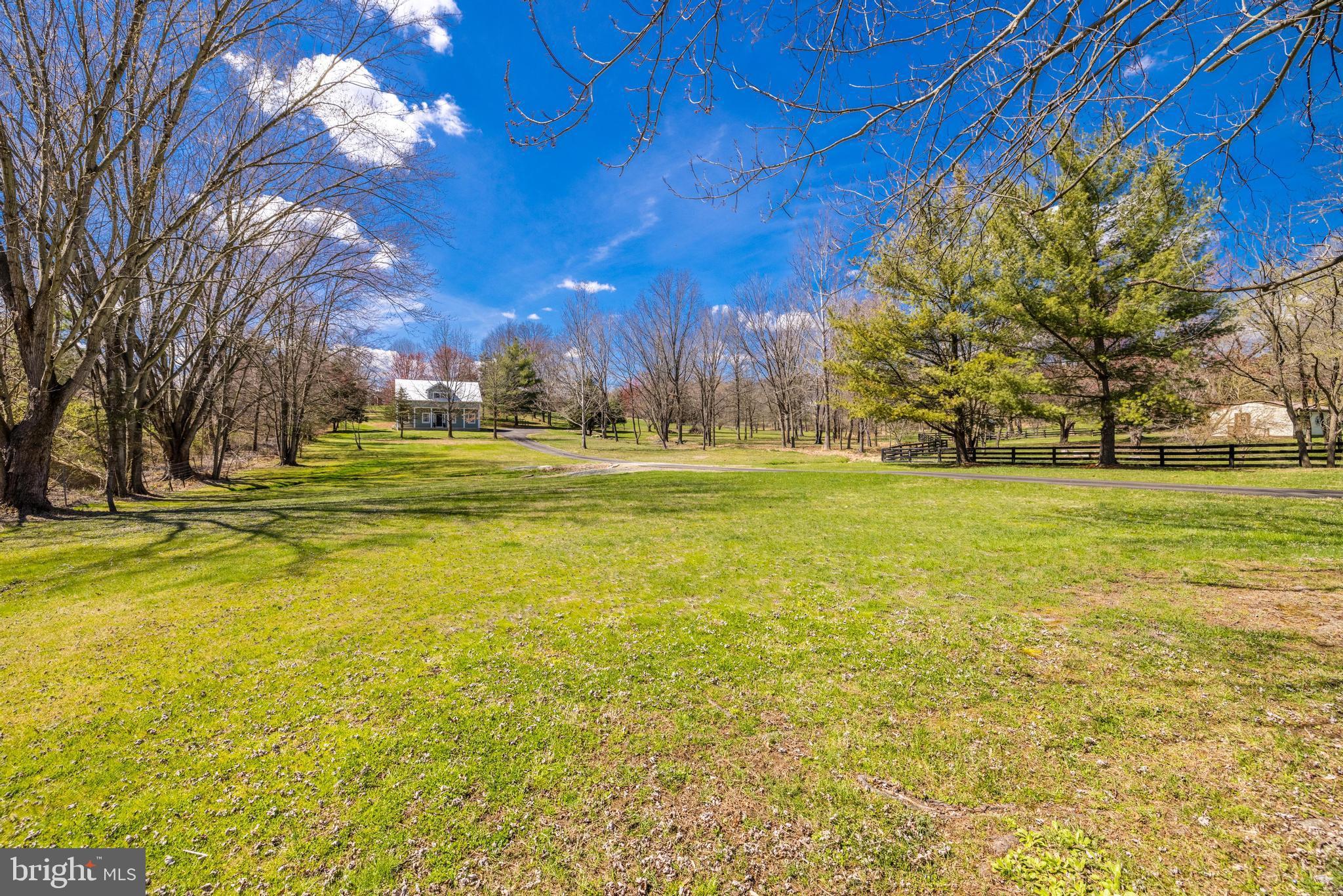 TOWN OF ROUND HILL - Residential