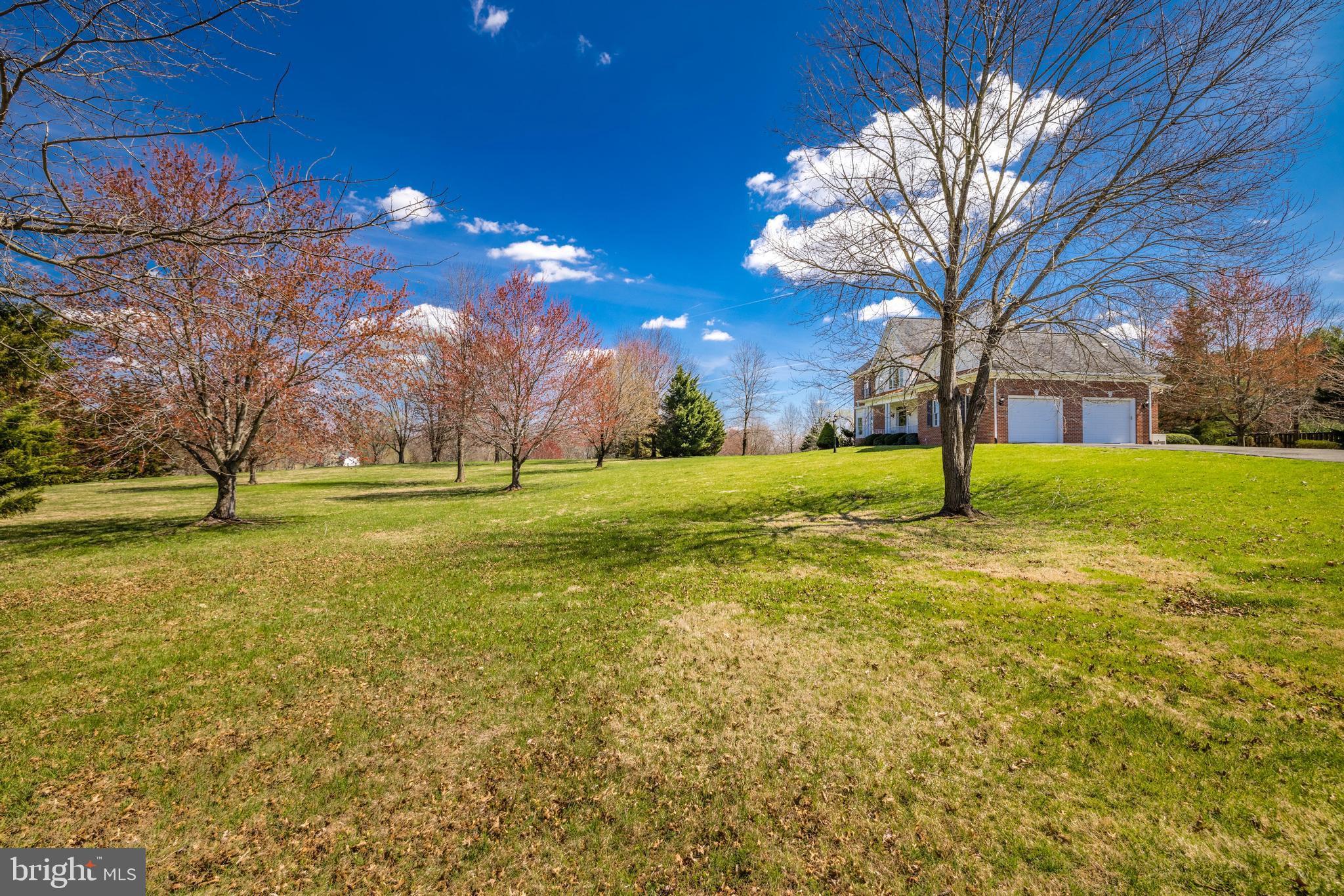 TOWN OF ROUND HILL - Residential