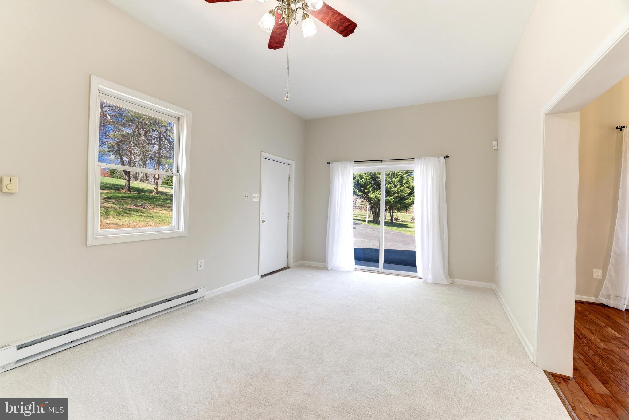 TOWN OF ROUND HILL - Residential