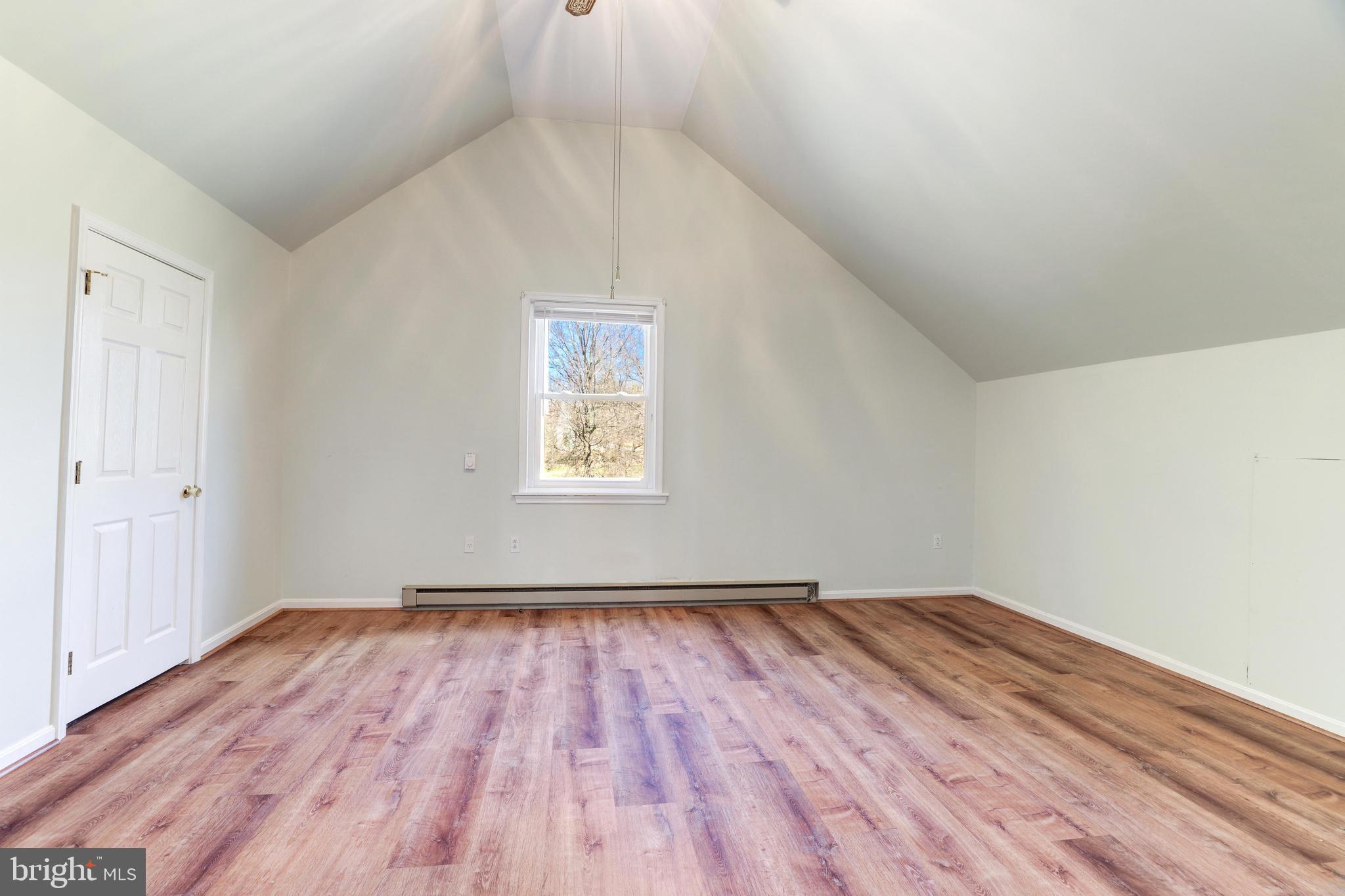 TOWN OF ROUND HILL - Residential