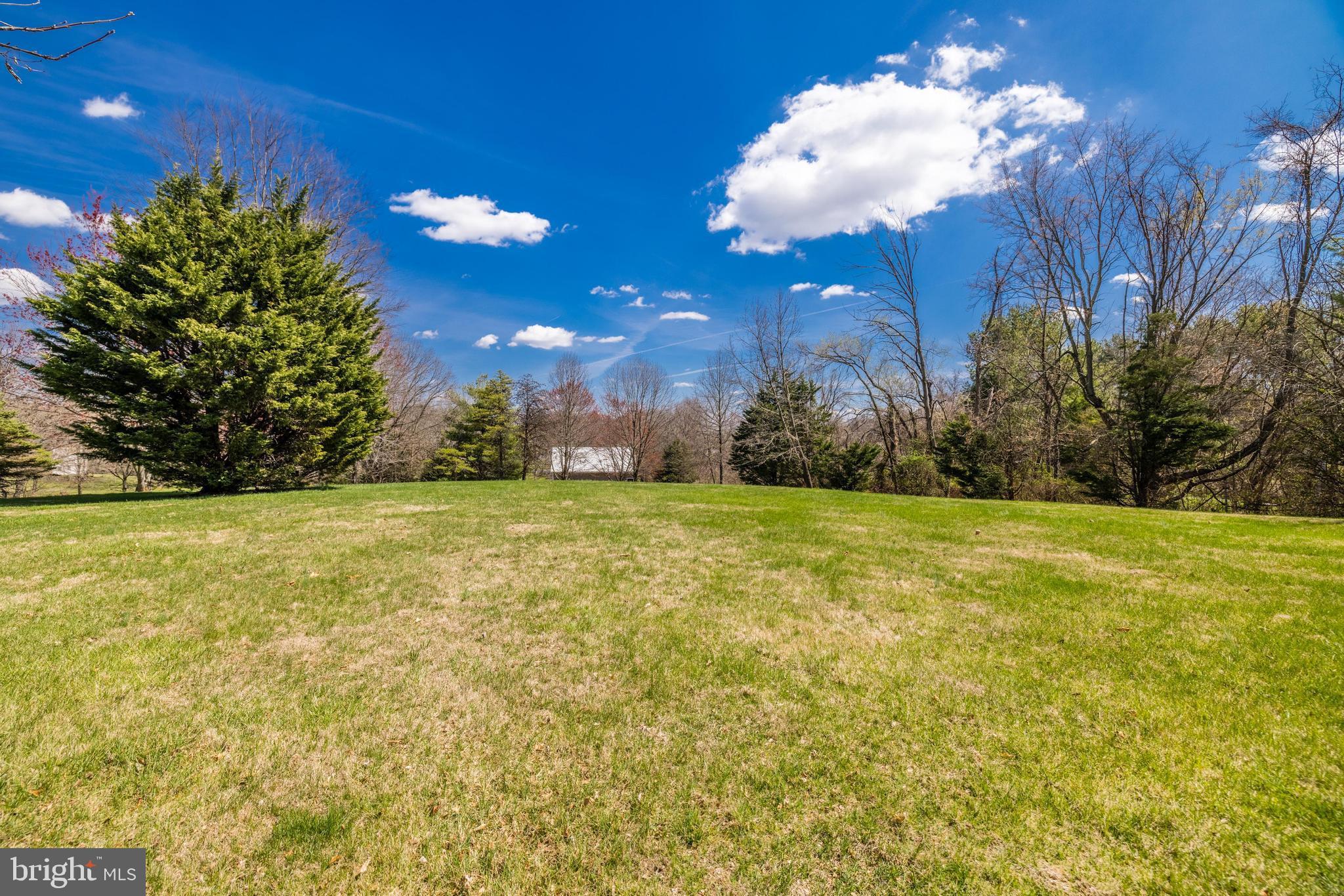 TOWN OF ROUND HILL - Residential