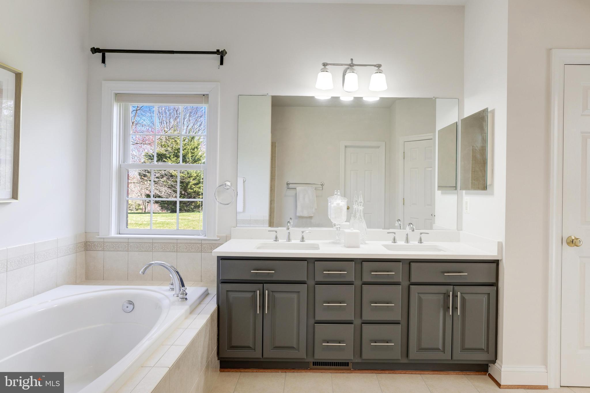 TOWN OF ROUND HILL - Residential