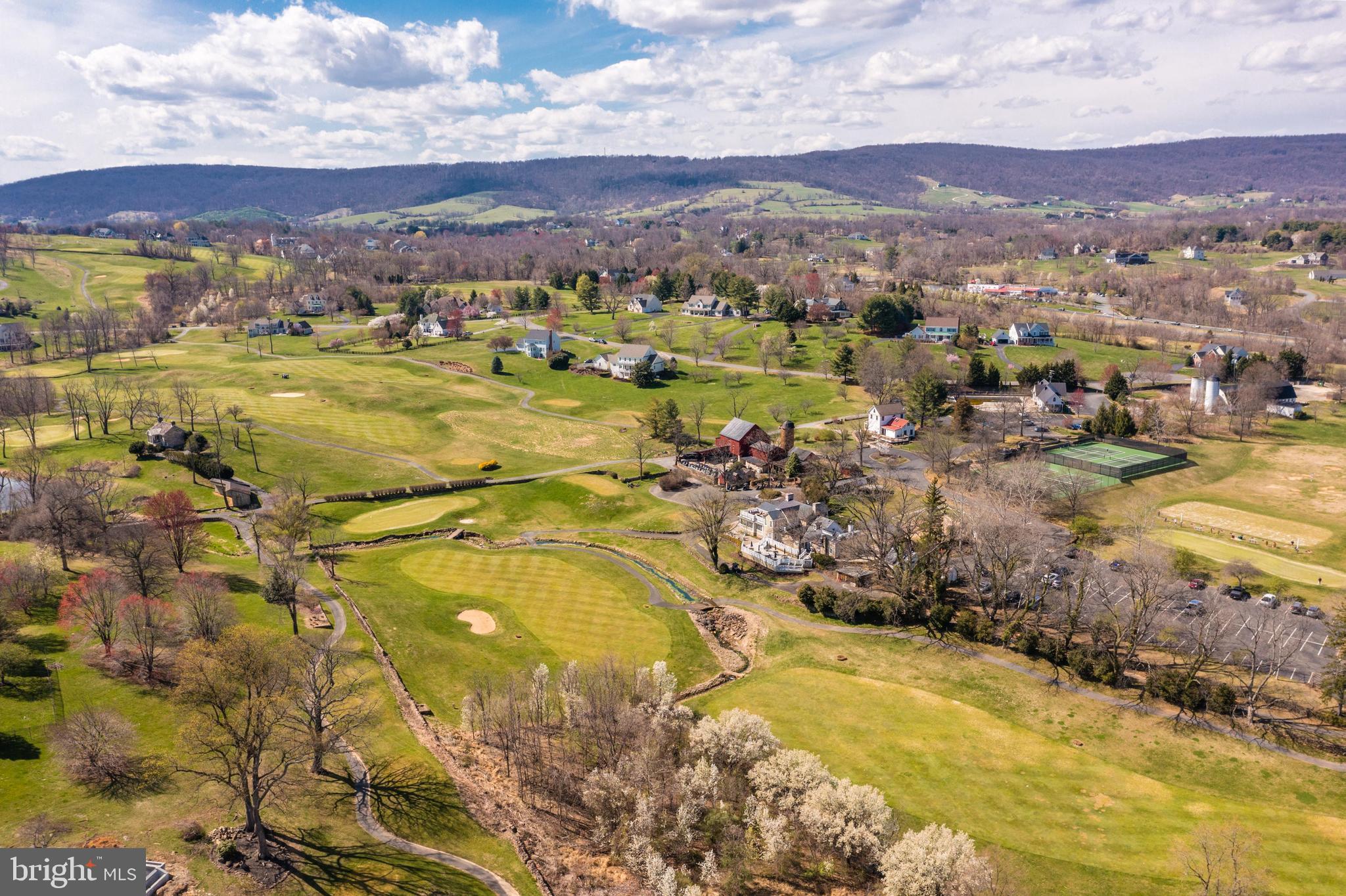 TOWN OF ROUND HILL - Residential