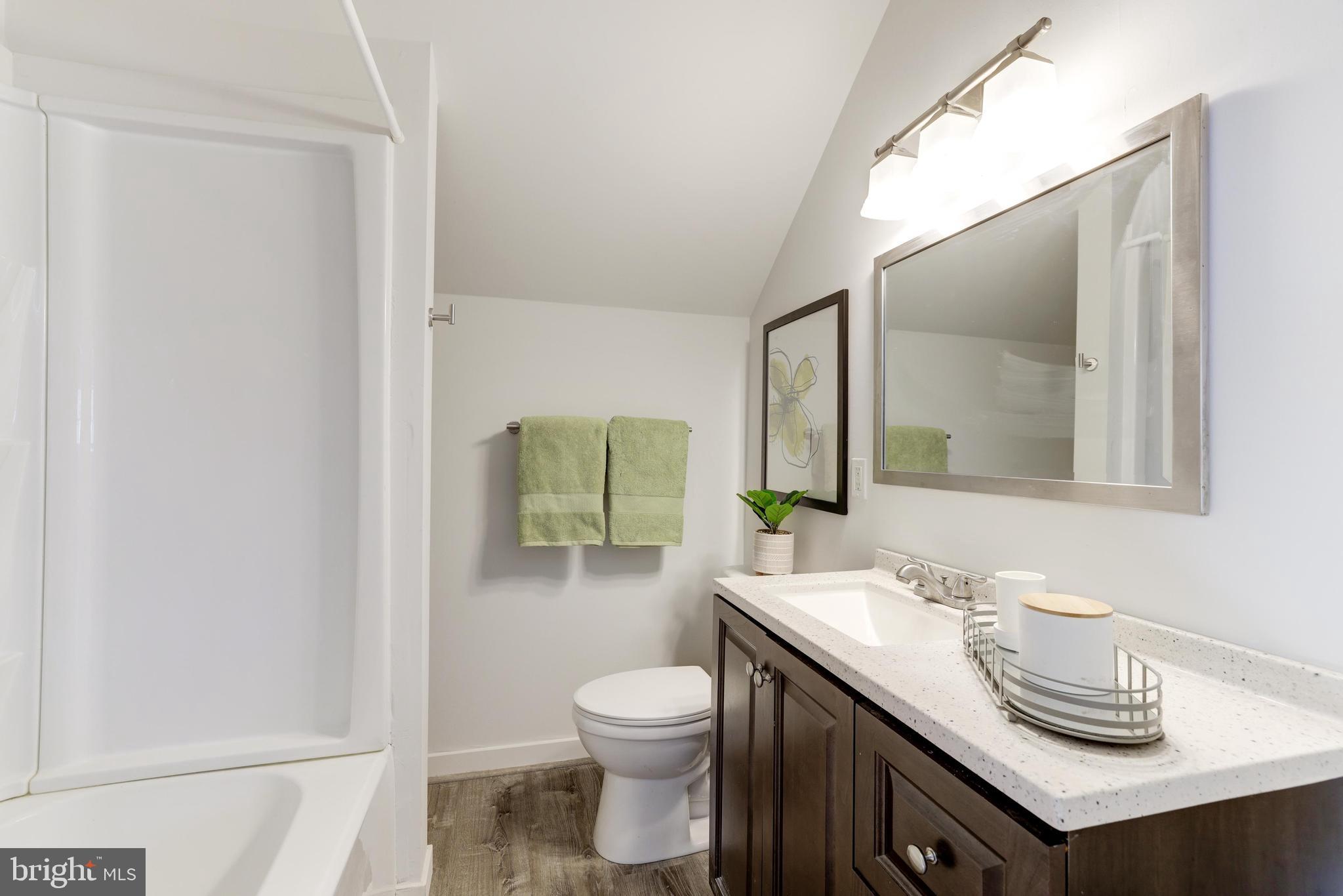 TOWN OF ROUND HILL - Residential