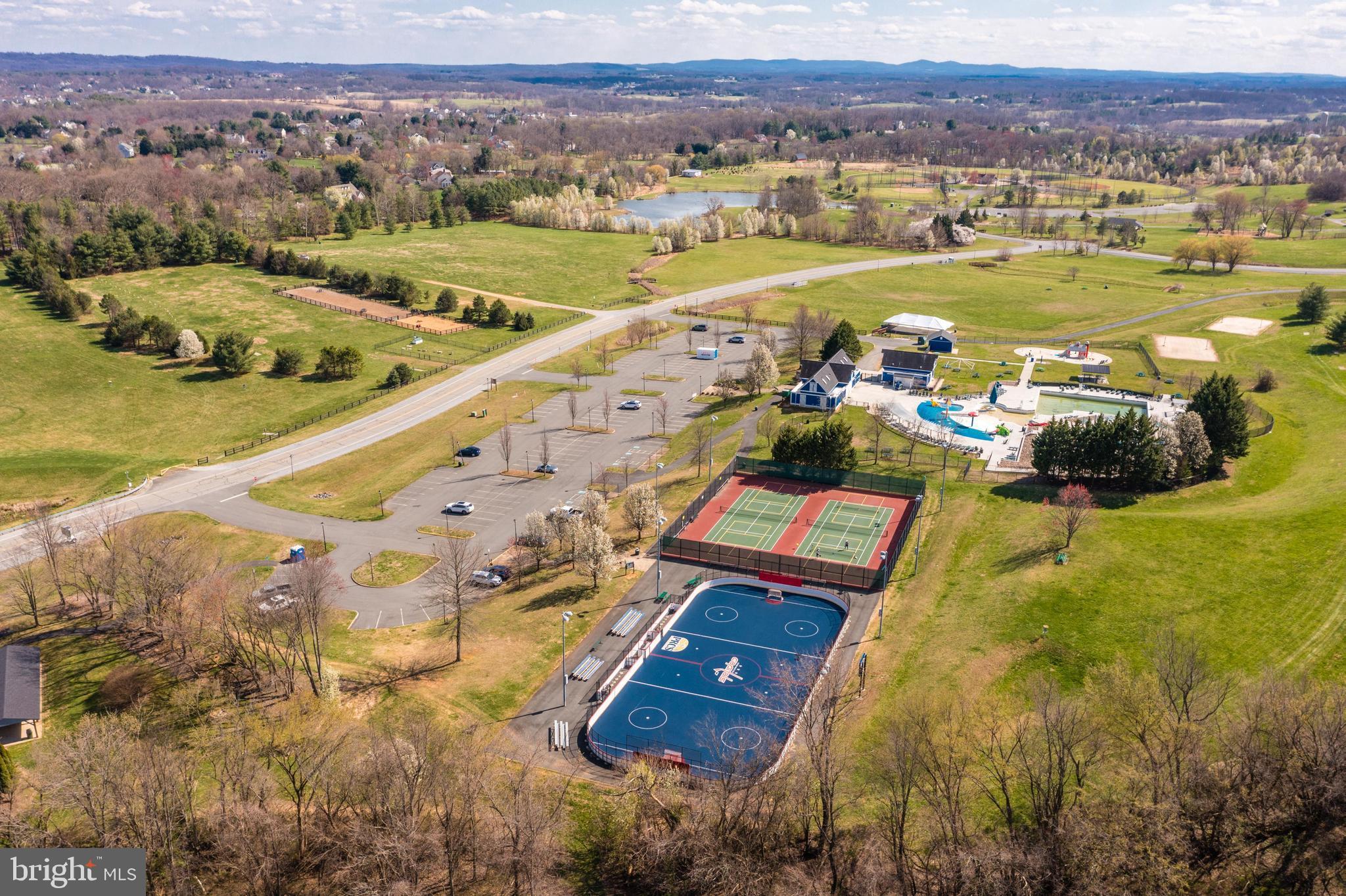 TOWN OF ROUND HILL - Residential