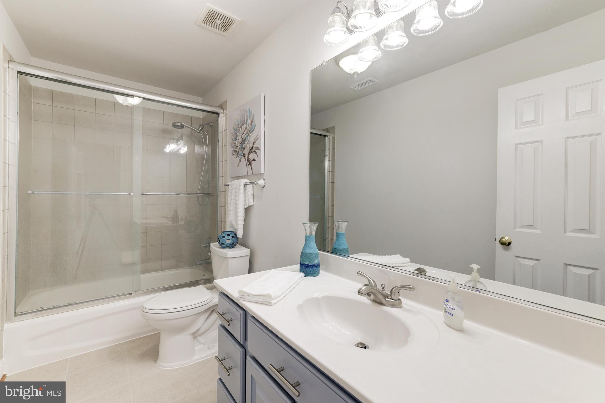 TOWN OF ROUND HILL - Residential