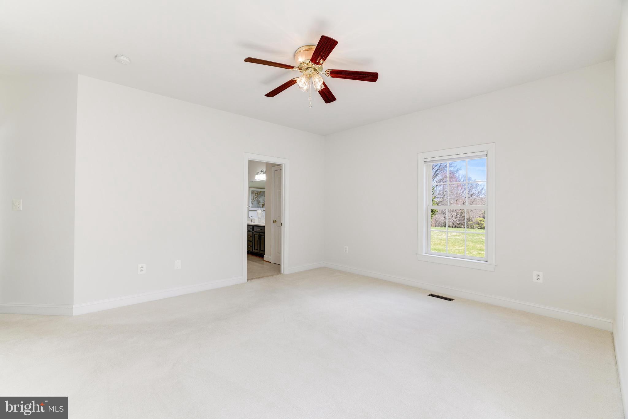 TOWN OF ROUND HILL - Residential