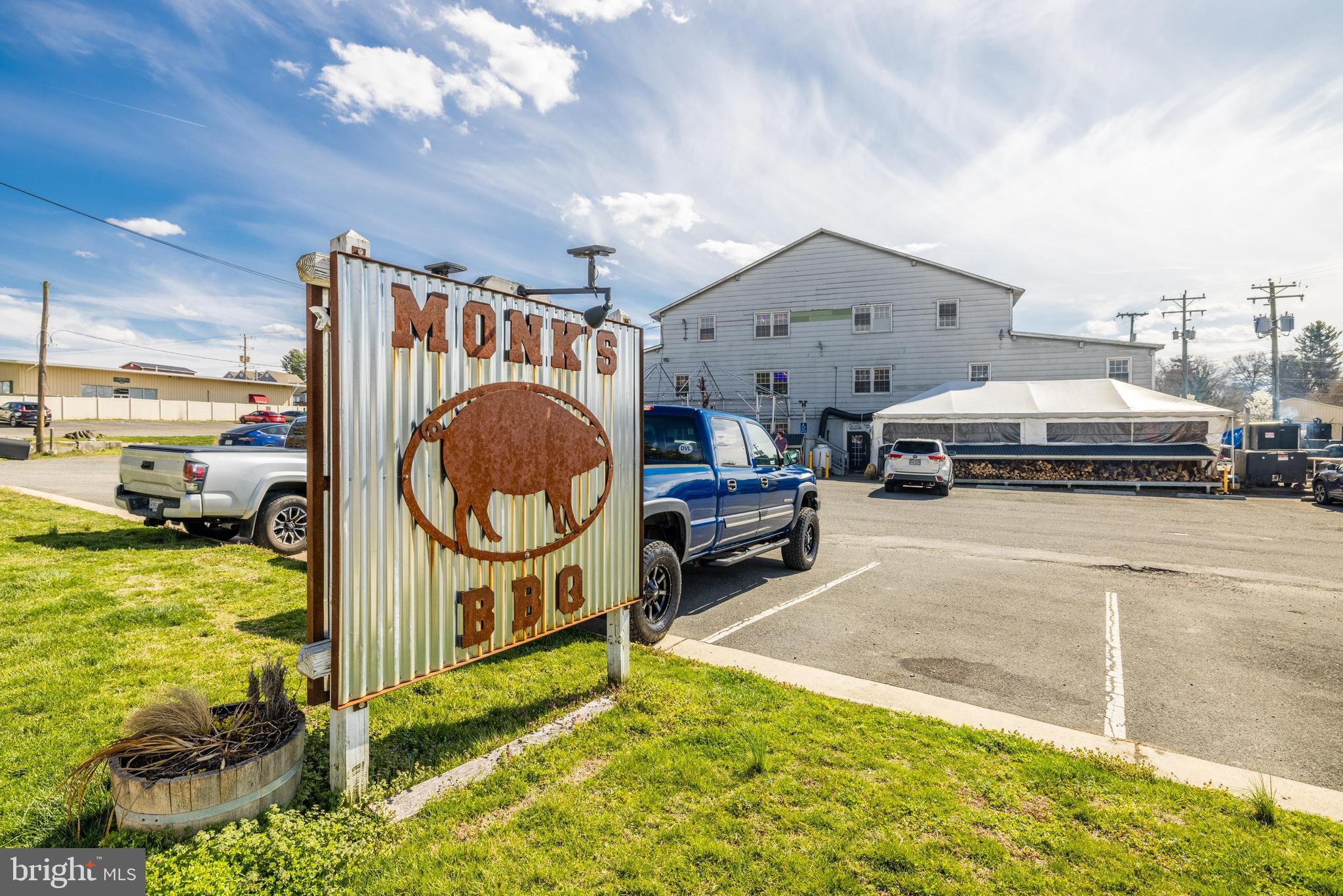 TOWN OF ROUND HILL - Residential