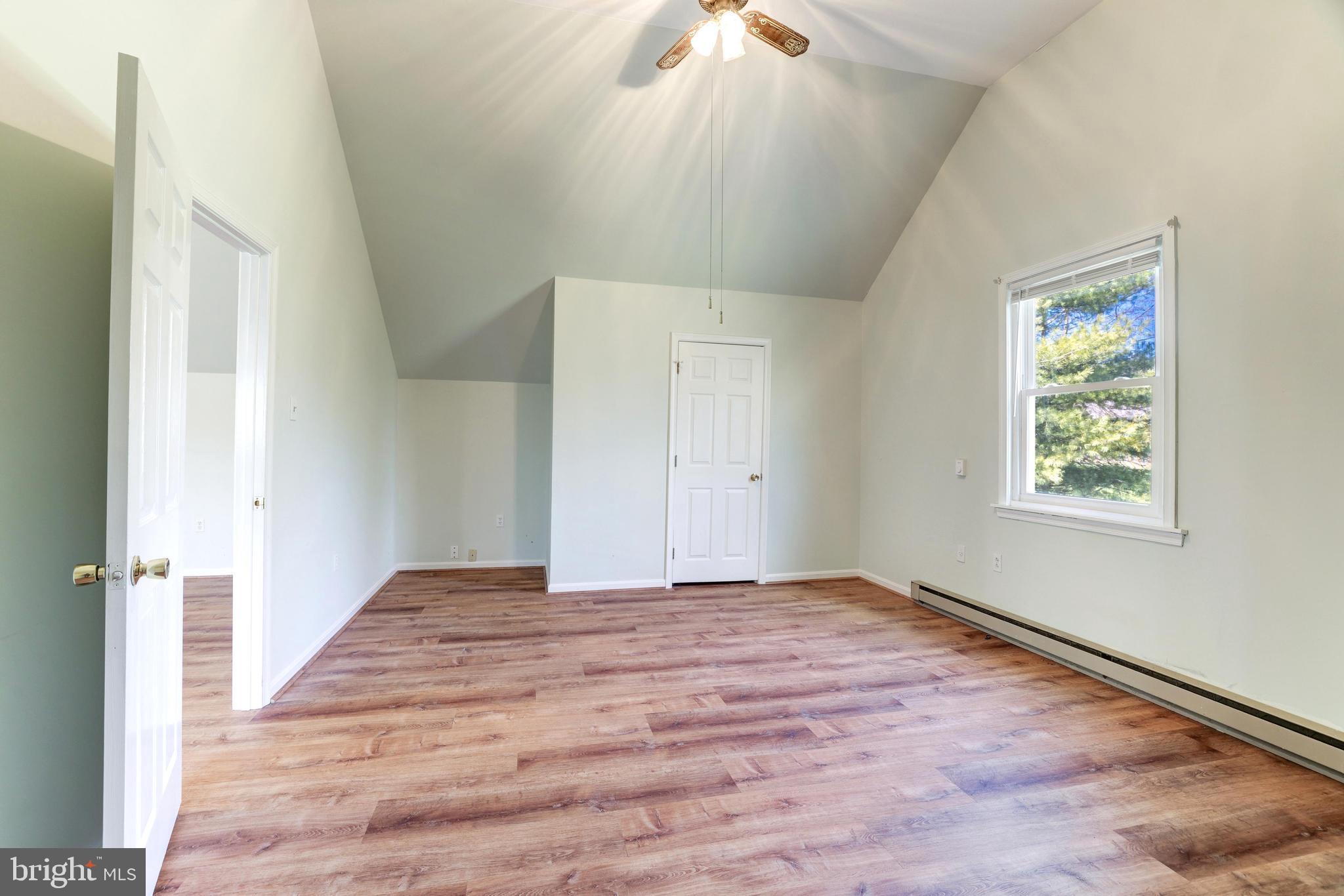 TOWN OF ROUND HILL - Residential