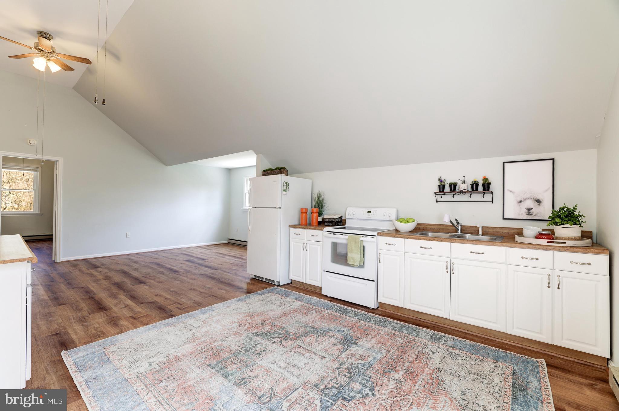 TOWN OF ROUND HILL - Residential