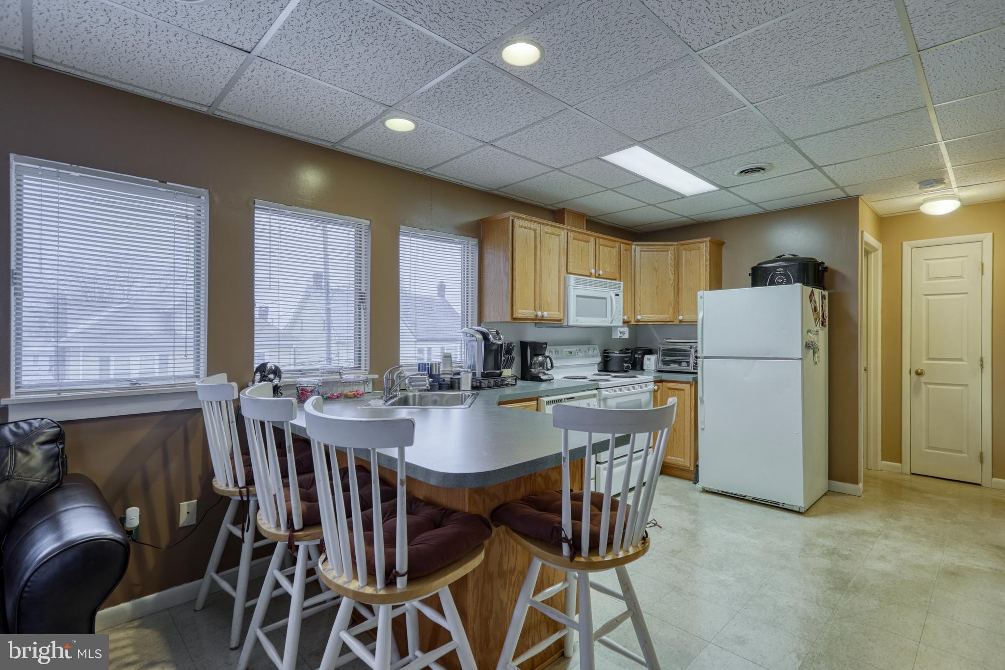 RED LION - Commercial Sale