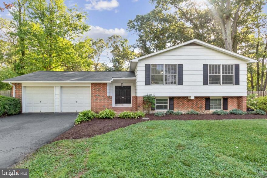 2976 SQUARE FEET OF LIVING SPACE !!  1/2 ACRE LOT!!  HVAC NEW IN 2020!!  NEW WATER HEATER!! NEW WATER TREATMENT SYSTEM!!  NEW  ROOF 2021!!  FRESHLY PAINTED INSIDE AND OUT!! OVERSIZED TWO CAR GARAGE WITH EXTRA STORAGE AND FLOORED ATTIC SPACE!!   INGROUND POOL WITH NEW LINER, NEW PUMP AND NEW FILTER!!  AMISH BUILT GAZEBO WITH CEILING FAN AND ELECTRIC!!  FENCED BACK YARD!!   DOUBLE DOOR ENTRY TO A LARGE FOYER!!  NEW FLOORING THROUGHOUT!! NEW DOORS THROUGHOUT!! NEW LIGHTING THROUGHOUT!! OPEN FLOOR PLAN!!!  LARGE LIVING ROOM!! LARGE DINING AREA WILL HOLD A TABLE FOR 10!!  NEW KITCHEN WITH 42" SOFT CLOSE CABINETS!! HIGH GRADE GRANITE COUNTERTOPS!!  STAINLESS APPLIANCES!!  STOVE HAS A CONVECTION OVEN  WITH BUILT IN AIR FRYER!!!  SUPER LARGE KITCHEN SINK!!  CENTER ISLAND!!  5 LARGE BEDROOMS!!!  3 LARGE REMODELED BATHROOMS!!  BASEMENT BATHROOM HAS AN AWESOME SHOWER TOWER!!  ENORMOUS FAMILY ROOM IN LOWER LEVEL!!  BRICK FIREPLACE WITH STEEL CHIMNEY LINER!!  COMMUNITY AMMENITIES INCLUDE BEACH AREA, PLAYGROUND AND PAVILLION!! THERE IS A FEE TO JOIN THE BOAT CLUB AND USE THE BOAT RAMP AND SLIPS.