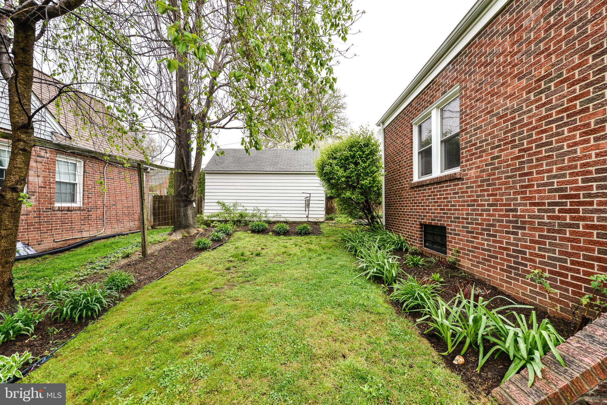 WAYCROFT WOODLAWN - Residential Lease