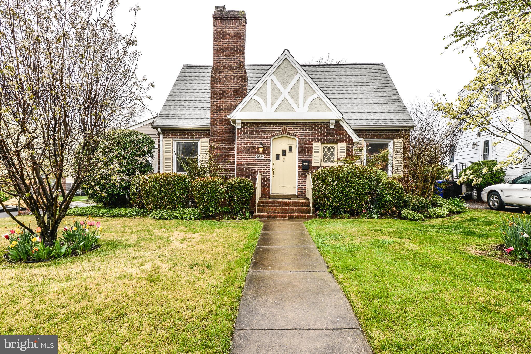 WAYCROFT WOODLAWN - Residential Lease