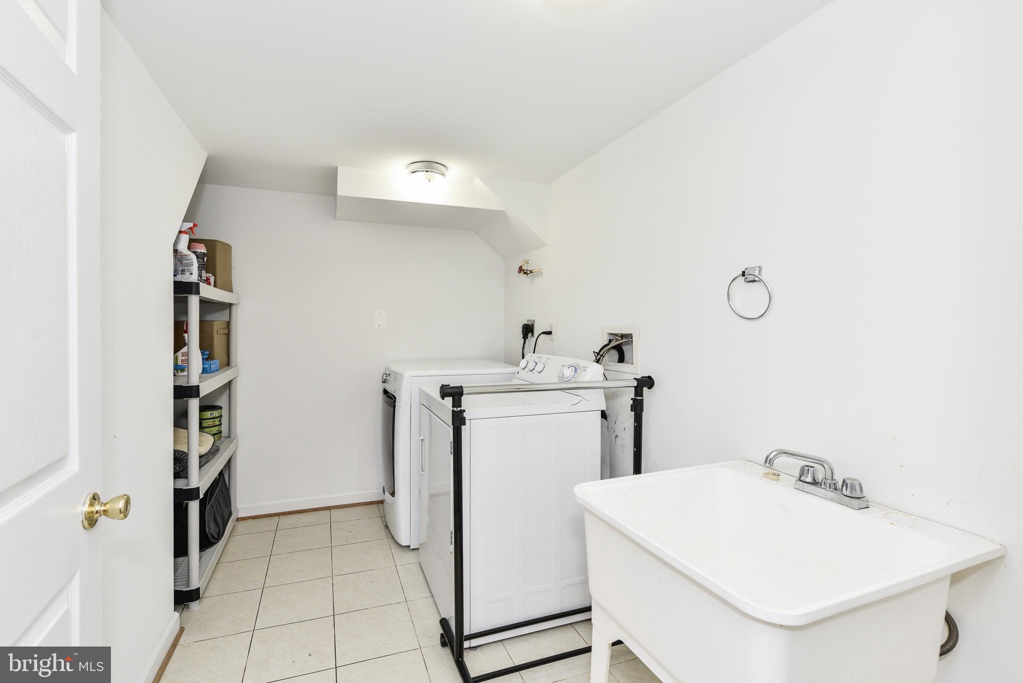 WAYCROFT WOODLAWN - Residential Lease